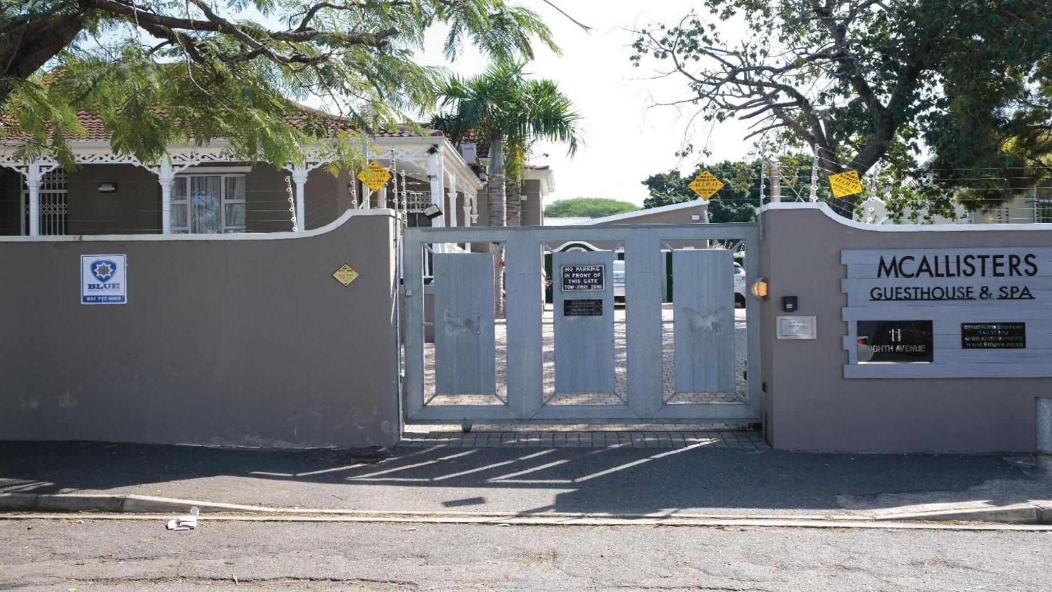 Vista Exterior McAllisters on 8th