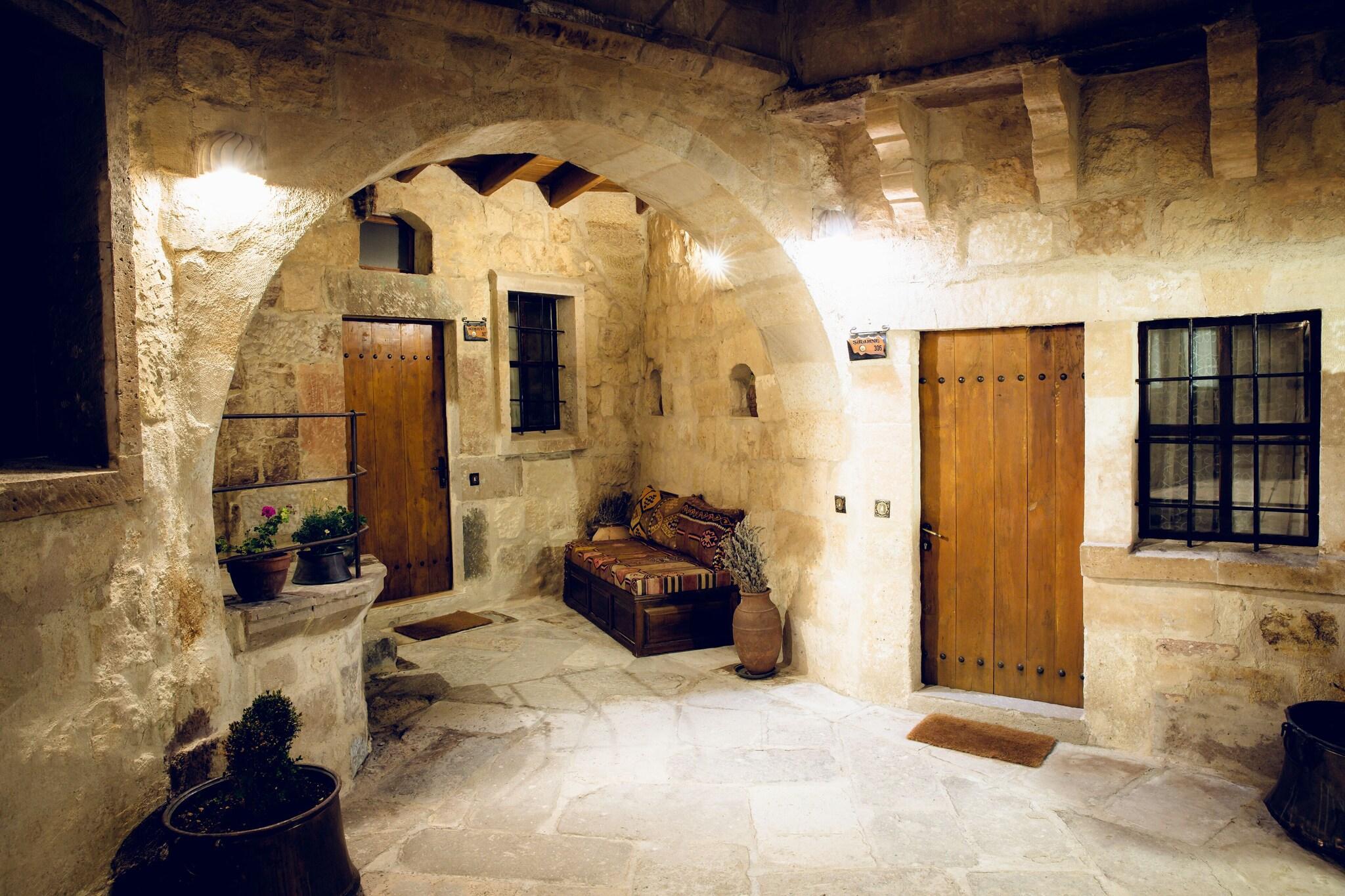 Vista Lobby Sultan Cave Suites