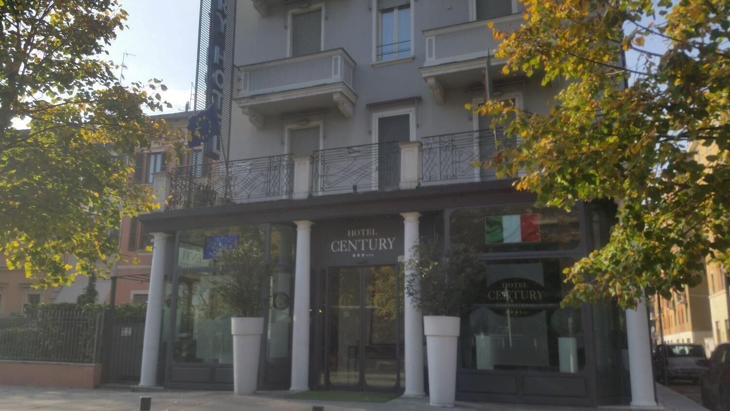 Vista Exterior Century Hotel