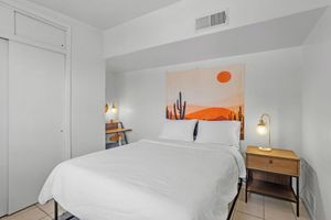 Alquiler Vacacional - NEW LISTING: Boho Bungalow, Center City Base