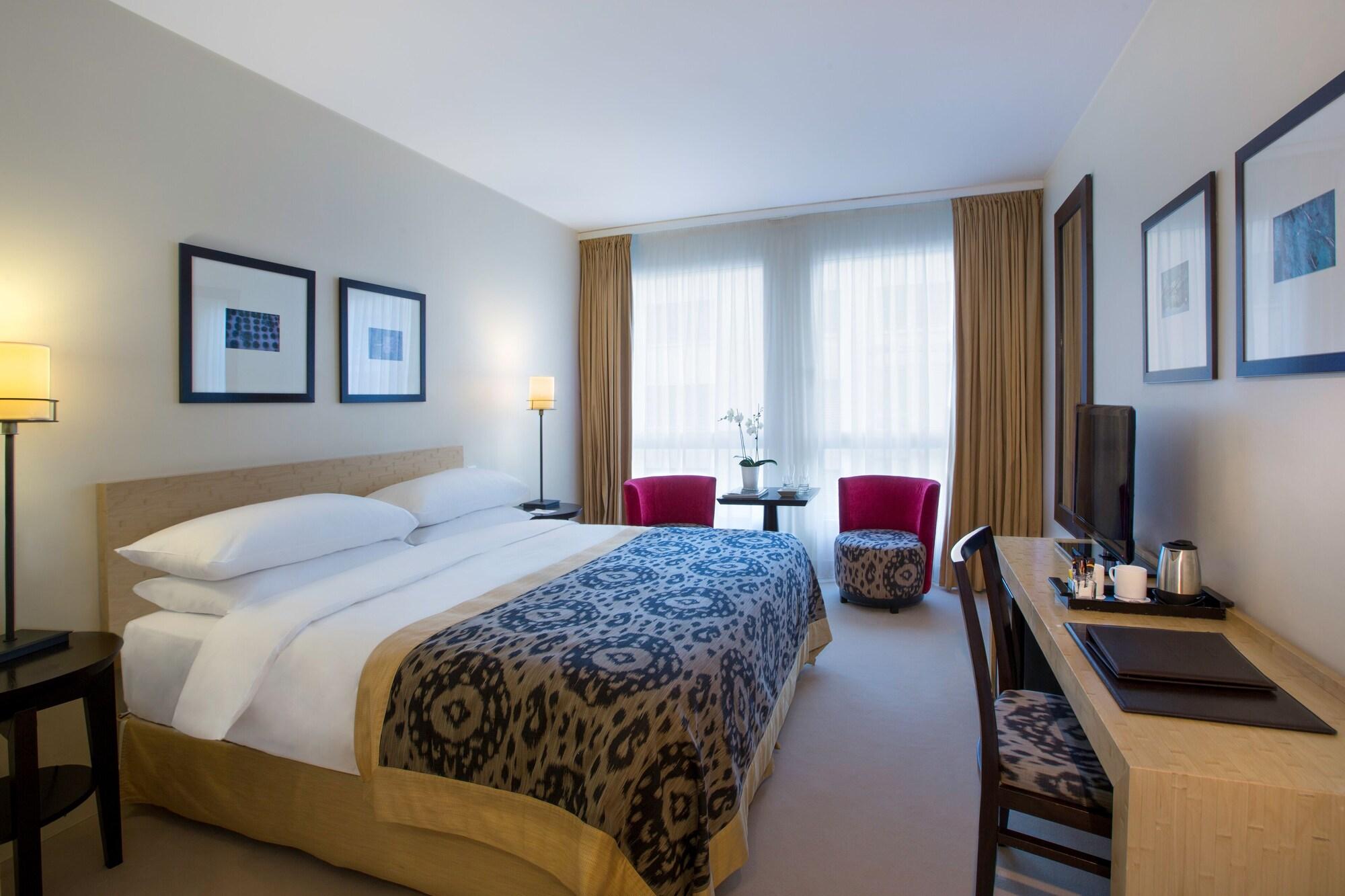 Varios Hotel Jade