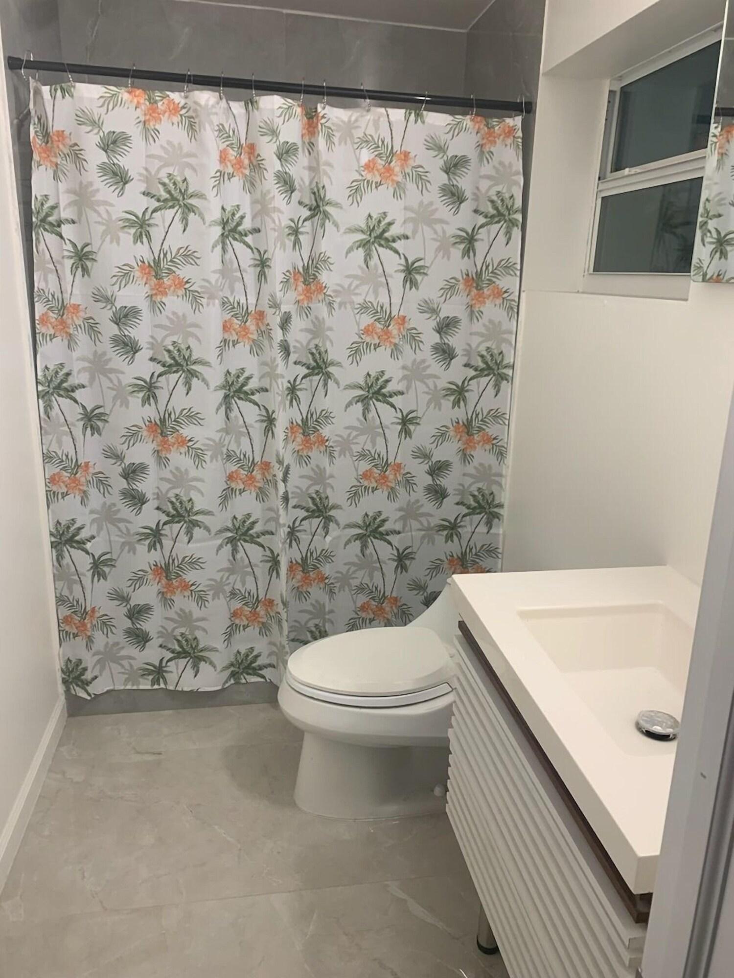 Equipamiento de Habitación FLiXBed The Latinx - MIA Airport