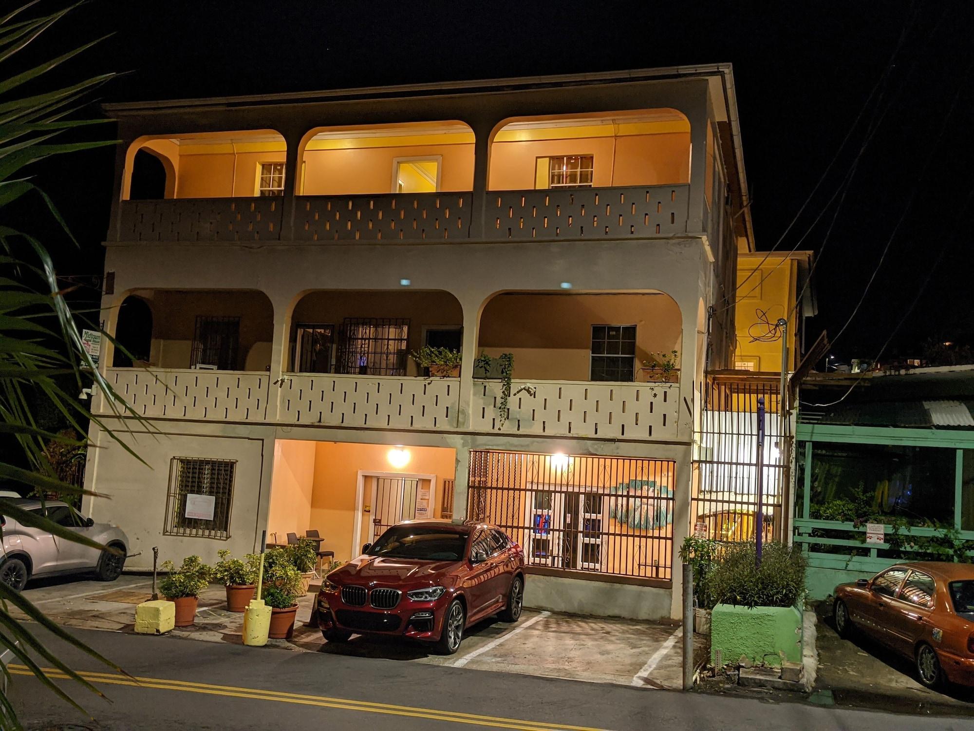 Varios Midtown Guest House