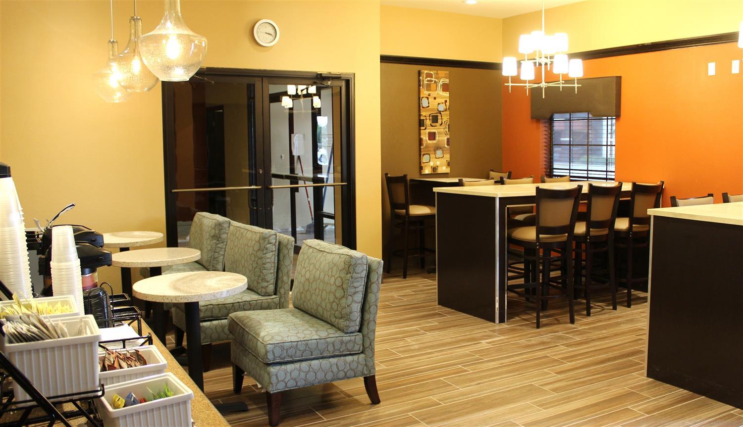 Bar/Salón Best Western Plus Edinburg Inn & Suites
