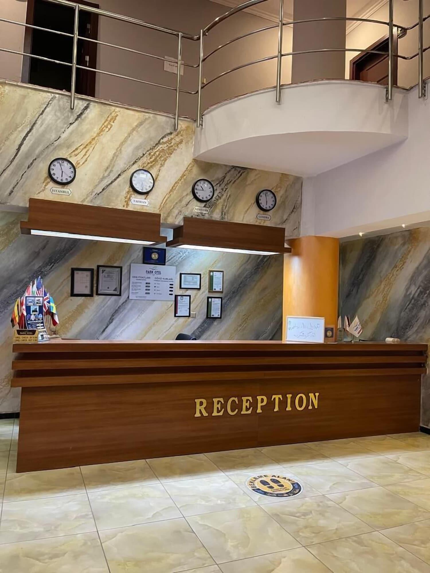 Vista Lobby Dimet Park Hotel
