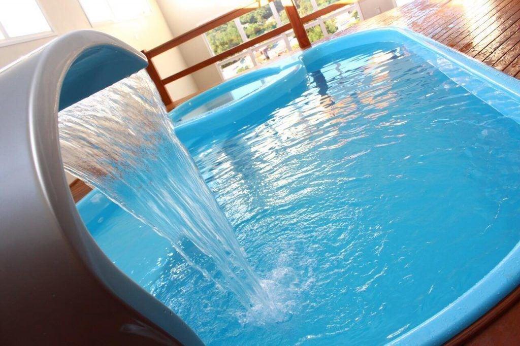 Vista da piscina Confort Fronteira Hotel