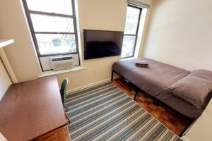 Alojamiento - Large 2 Bedrooms with Queen Beds