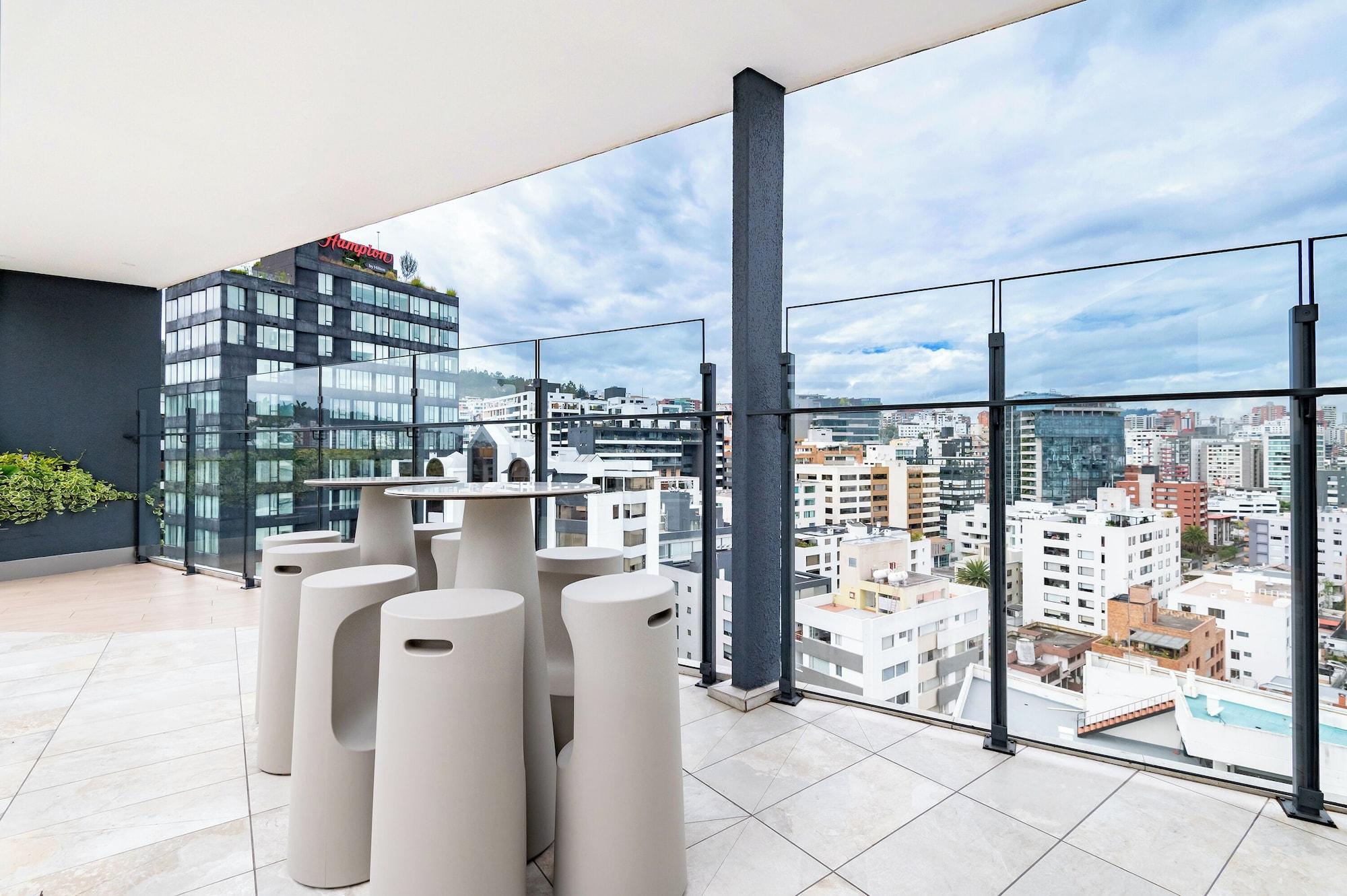 Restaurant Edificio Cielo by Host Ecuador