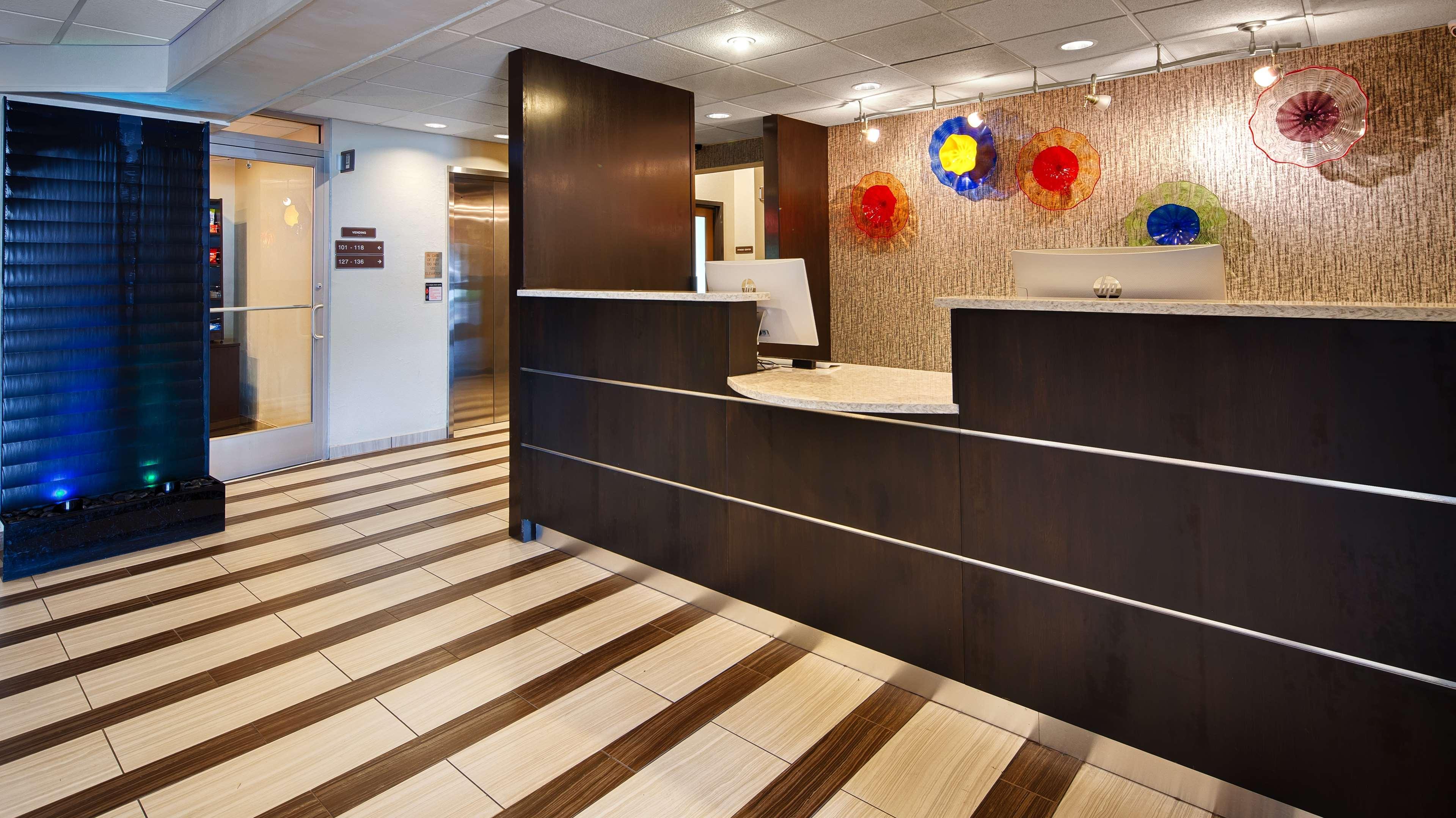 Vista Lobby Best Western Plus Lower South End