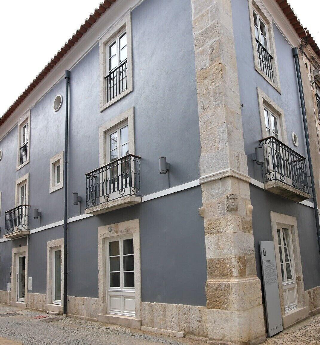 Varios Casa das Quatro Cabeças