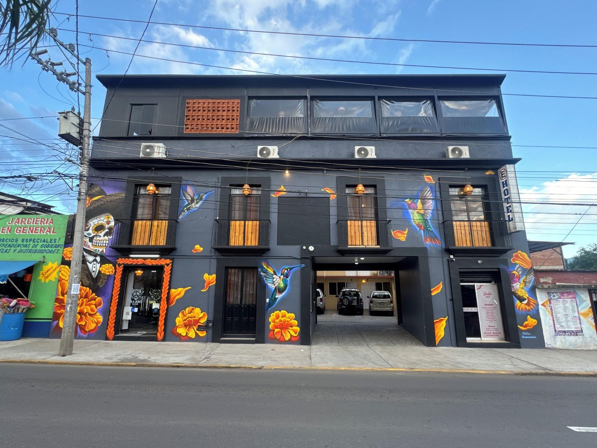 Vista Exterior Hotel escalada - Oax Up Suites