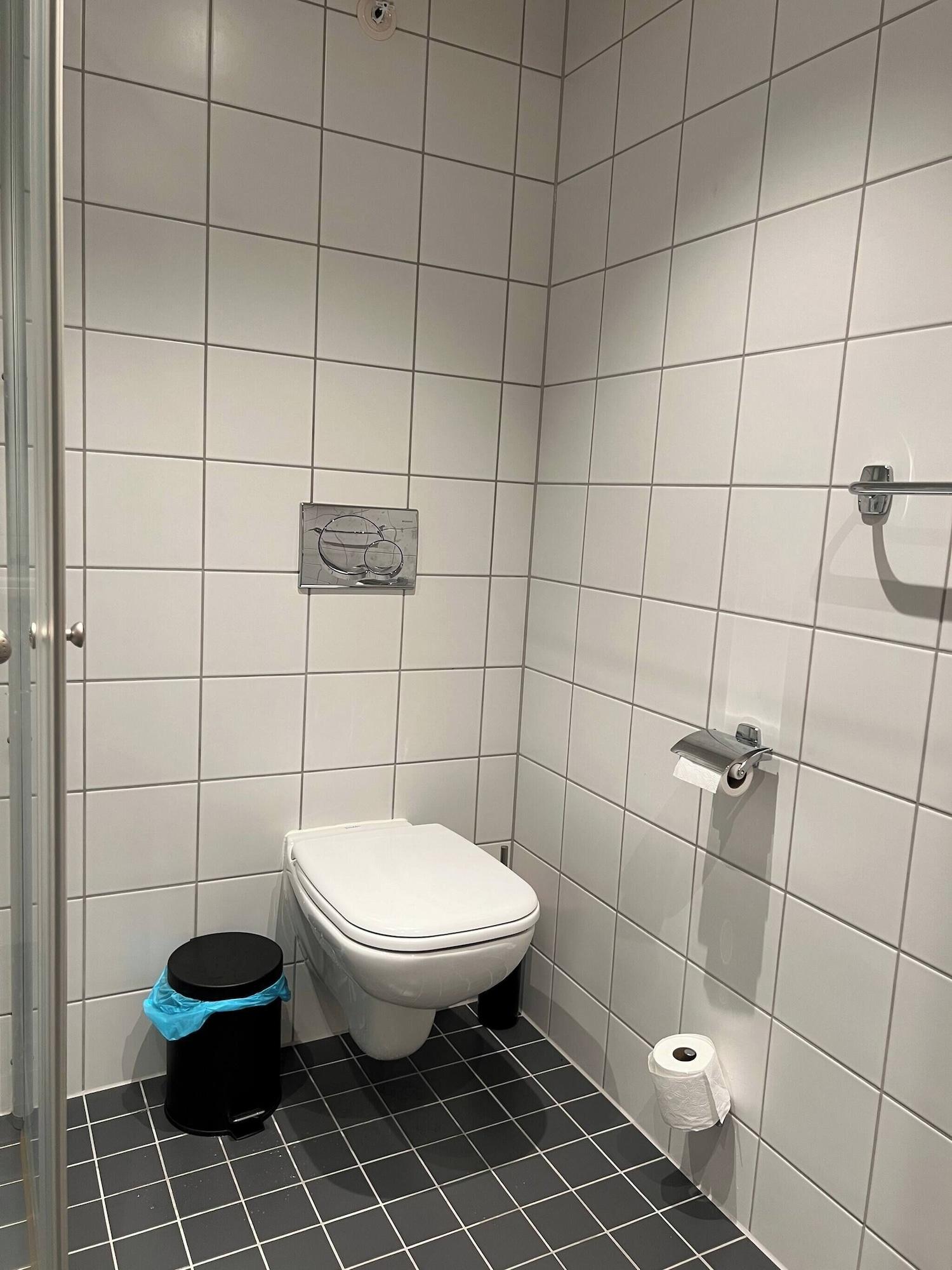 Equipamiento de Habitación Room in Apartment - Waterfront Suite Super Kingbed With Terrace And TV