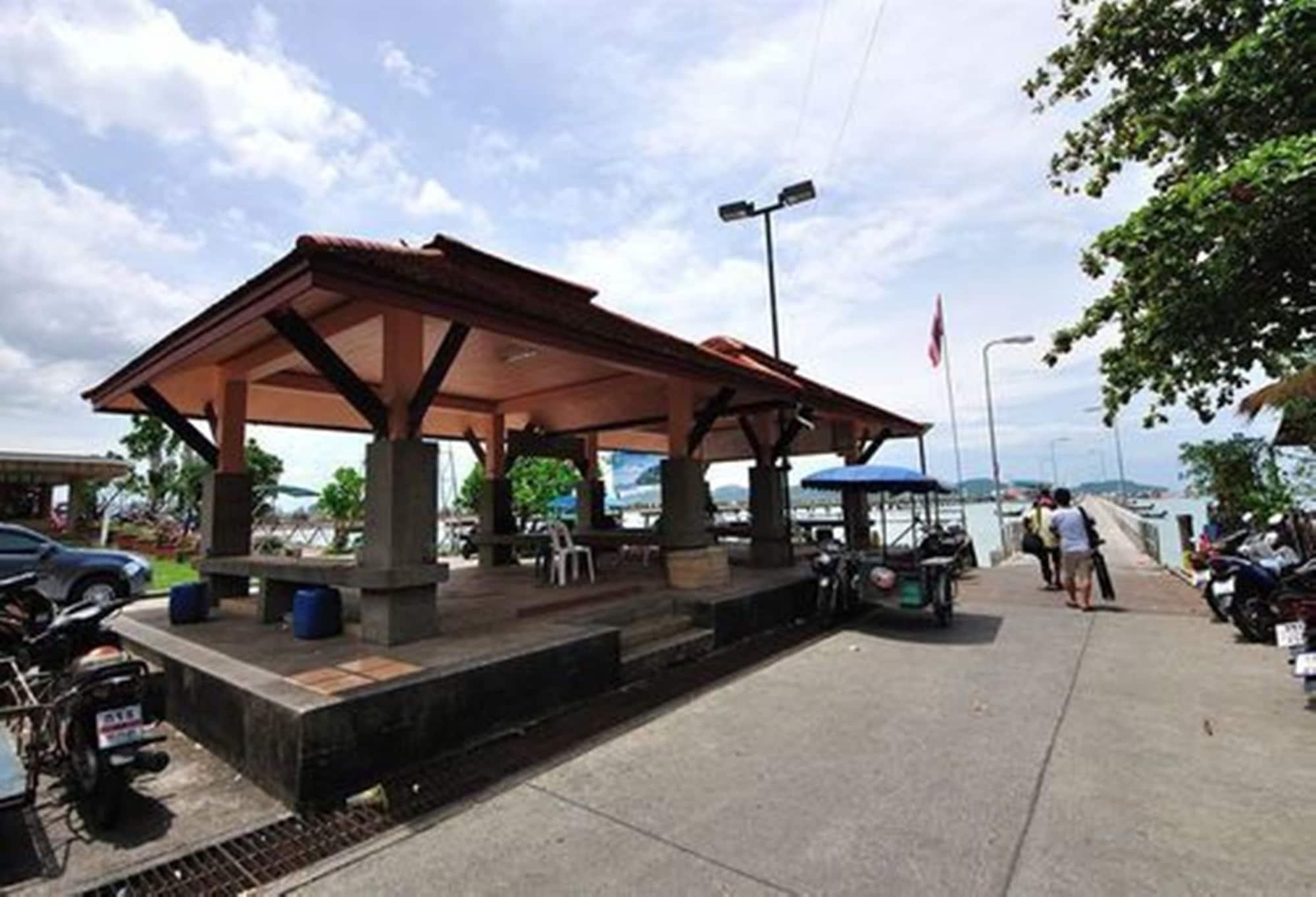 Vista Lobby Baan Mai Beachfront Phuket Lone Island
