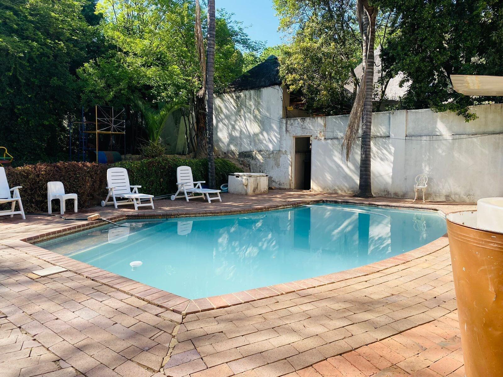 Varios Rosebank Lodge & Backpacker