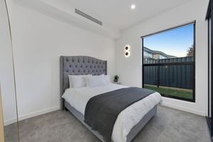 Alquiler Vacacional - Enjoy a Brand-New Modern Luxury Stay w/ Pool, Spa & Scenic Parkland Views!