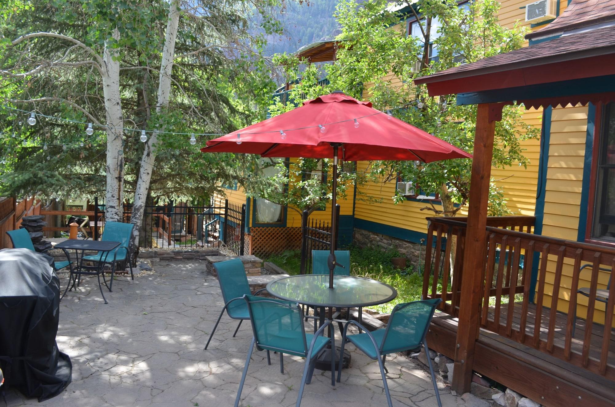 Vista Exterior Ouray Main Street Inn