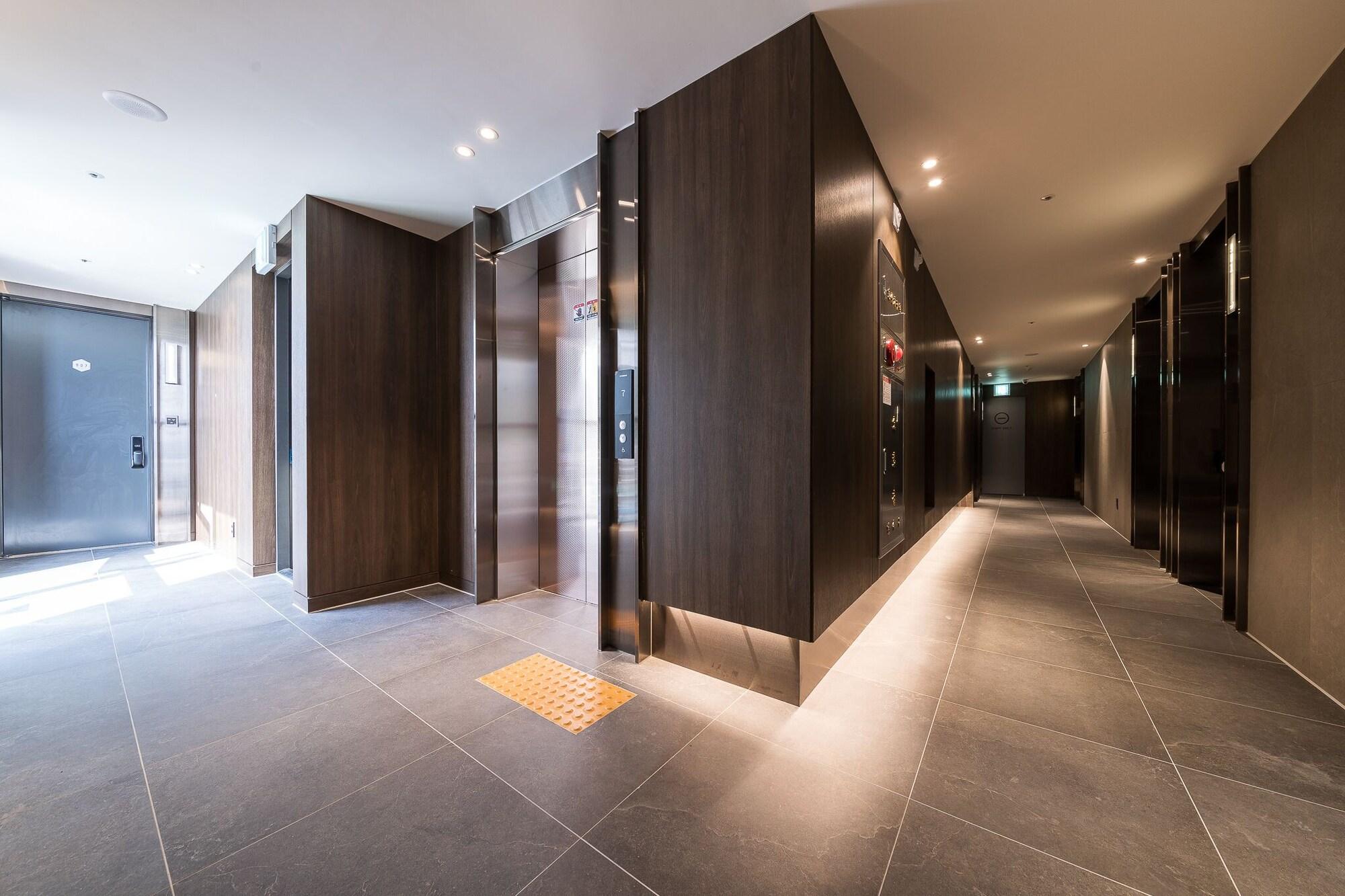 Varios TheOne Hotel