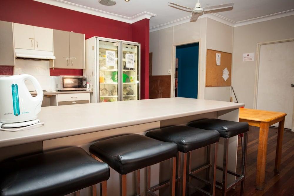 Restaurant Manly Harbour Backpackers