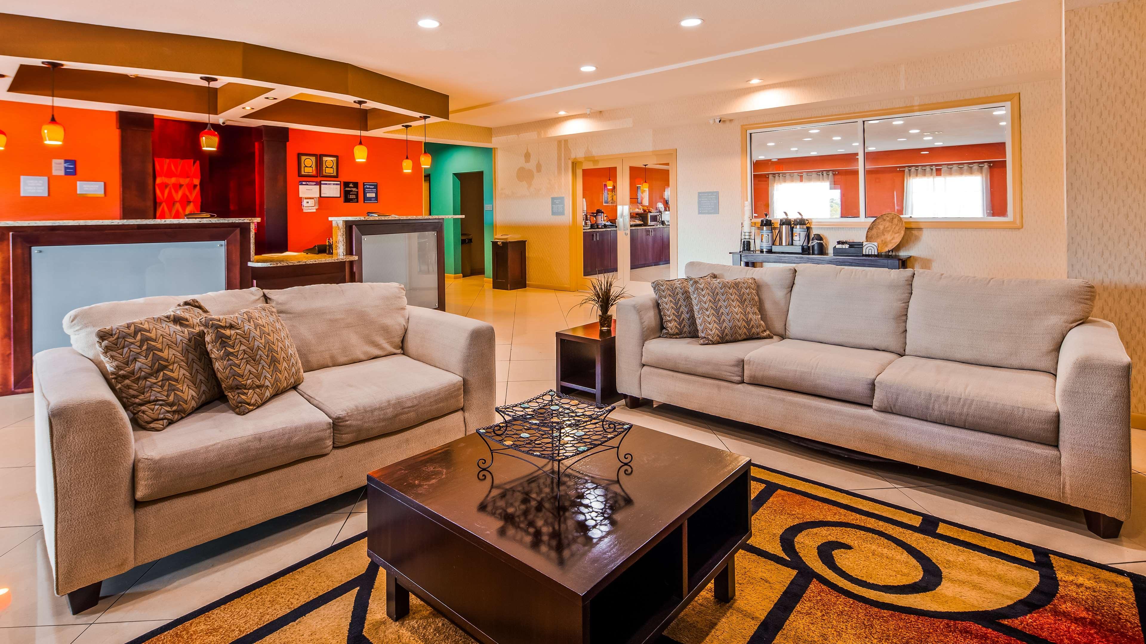 Vista Lobby Best Western Plus Magee Inn And Suites