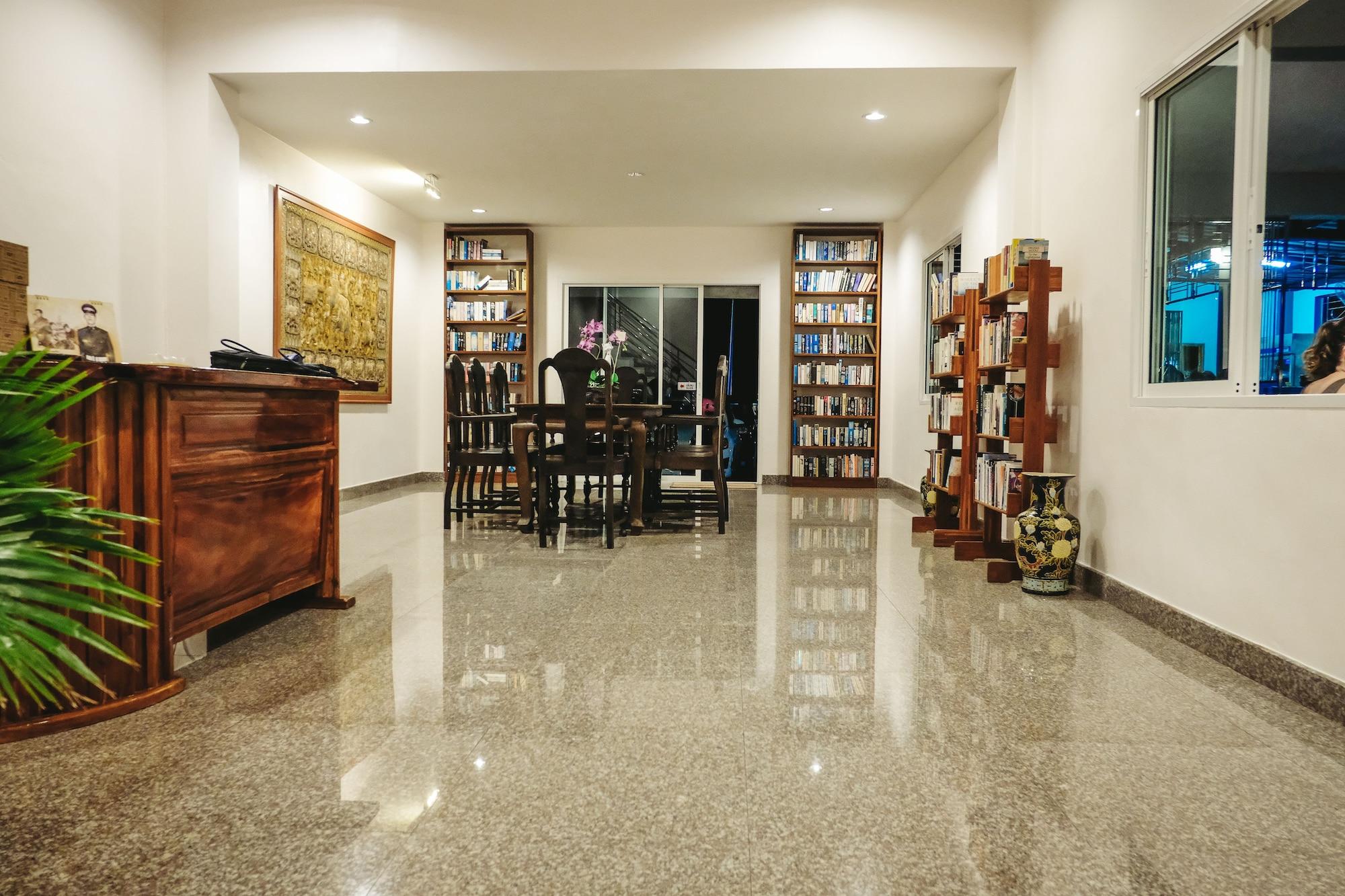 Vista Lobby The Lake House Ko Yo