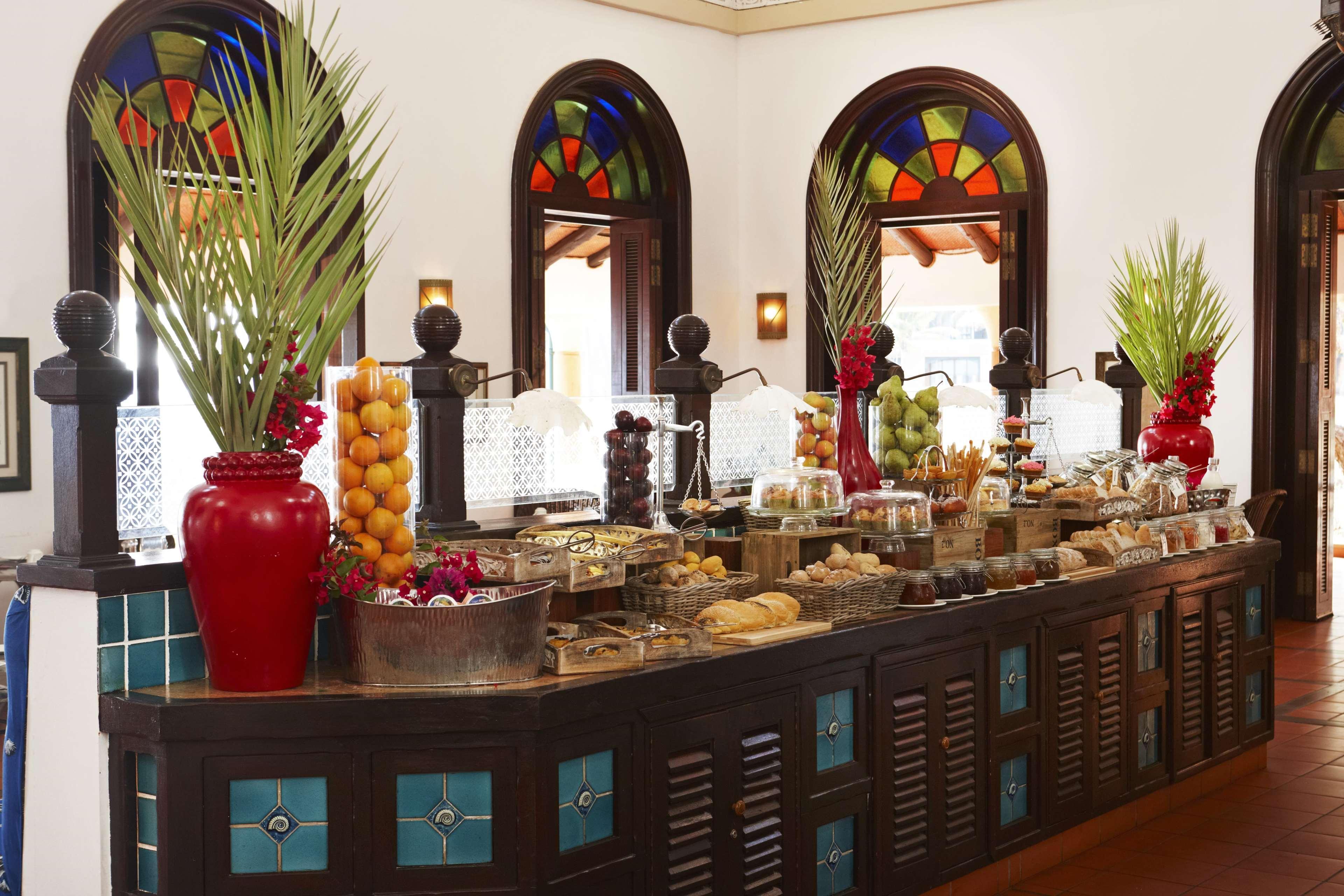 Restaurant Avani Pemba Beach Hotel