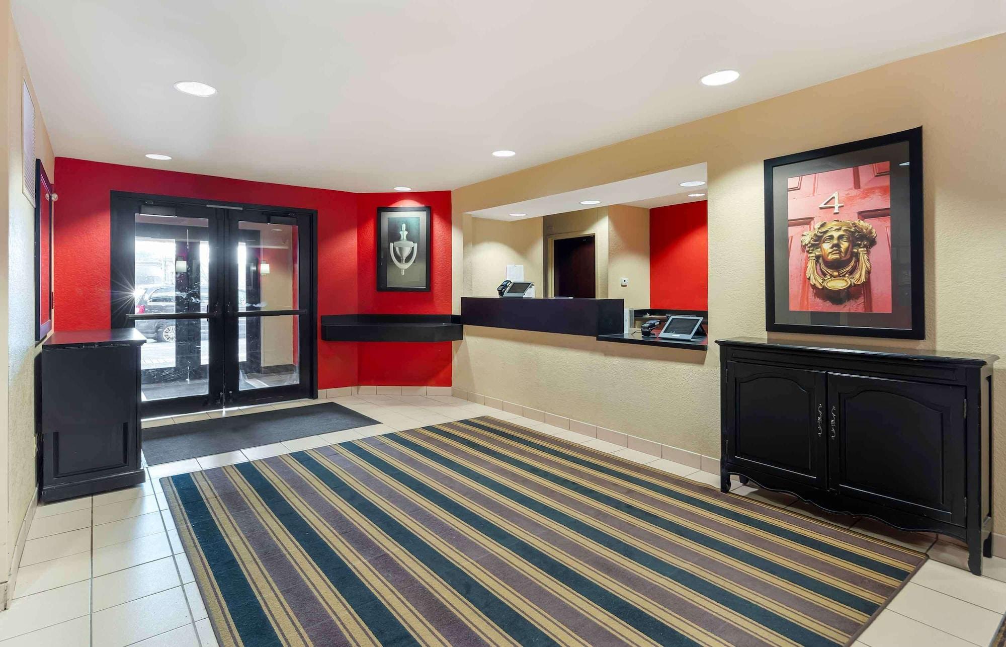 Vista Lobby Extended Stay America Suites Chicago Vernon Hills Lake Fores