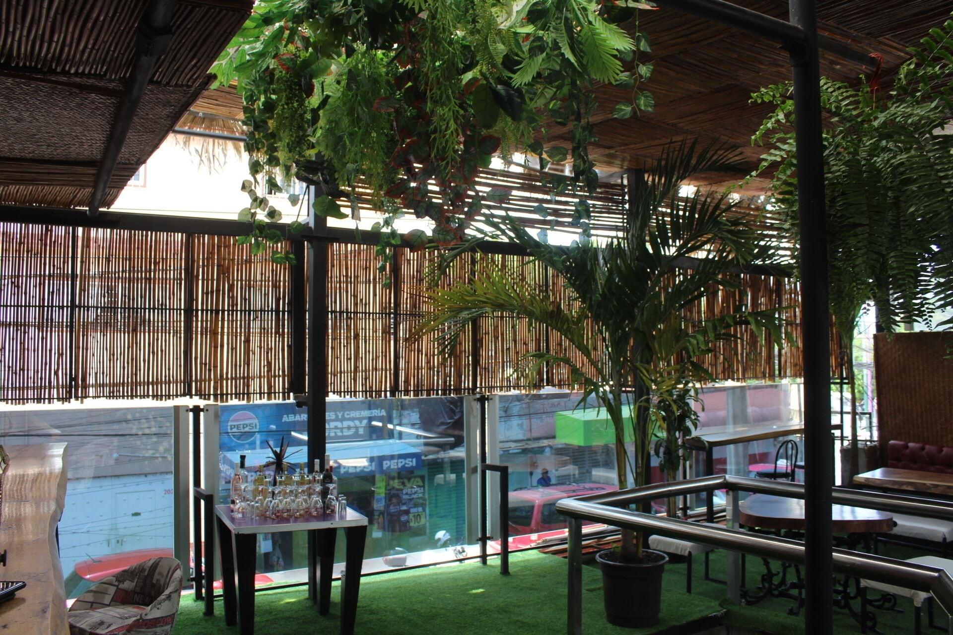 Restaurant Aquí Comes Rico Airport Hostel
