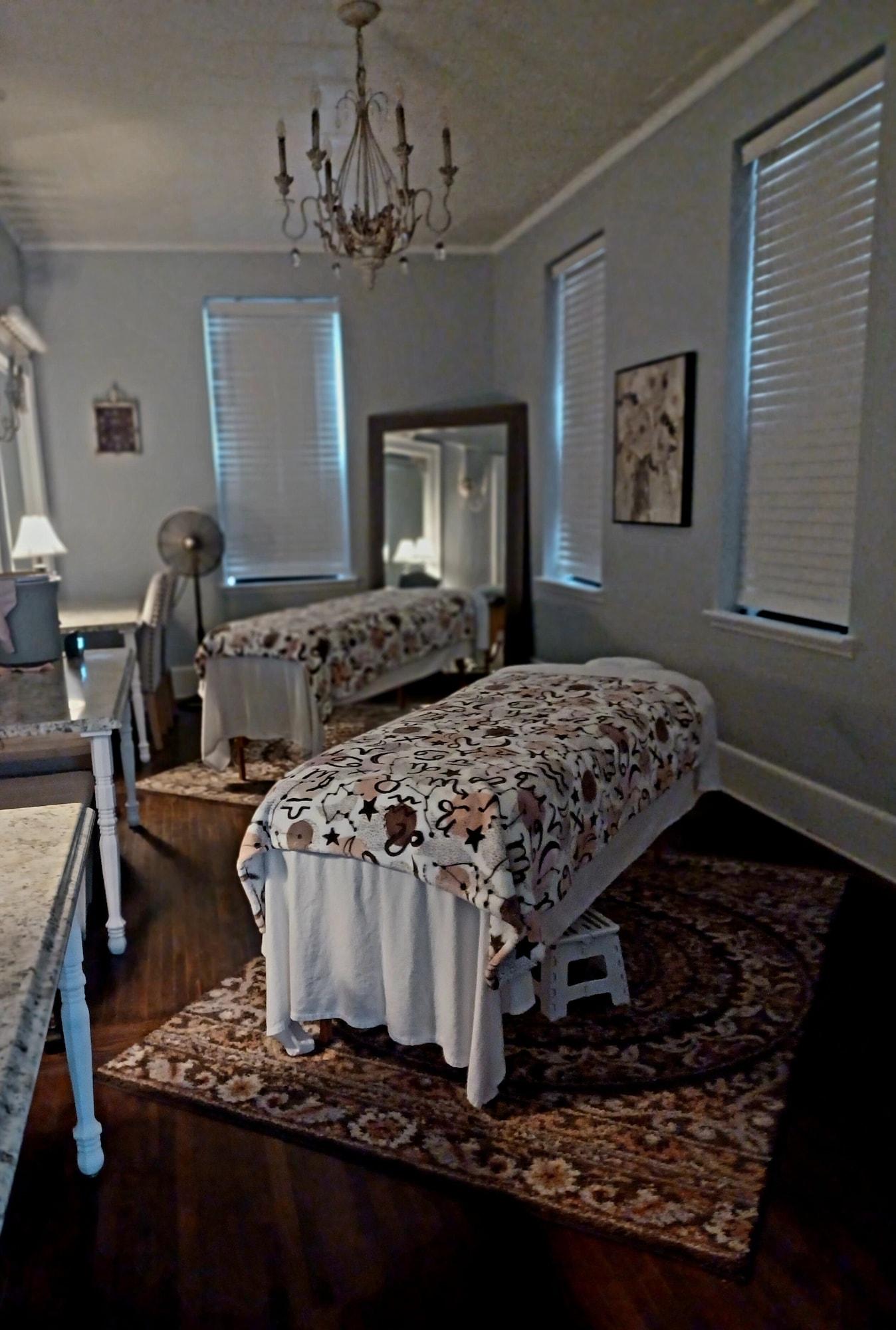 Spa Magnolia Manor and Chapel