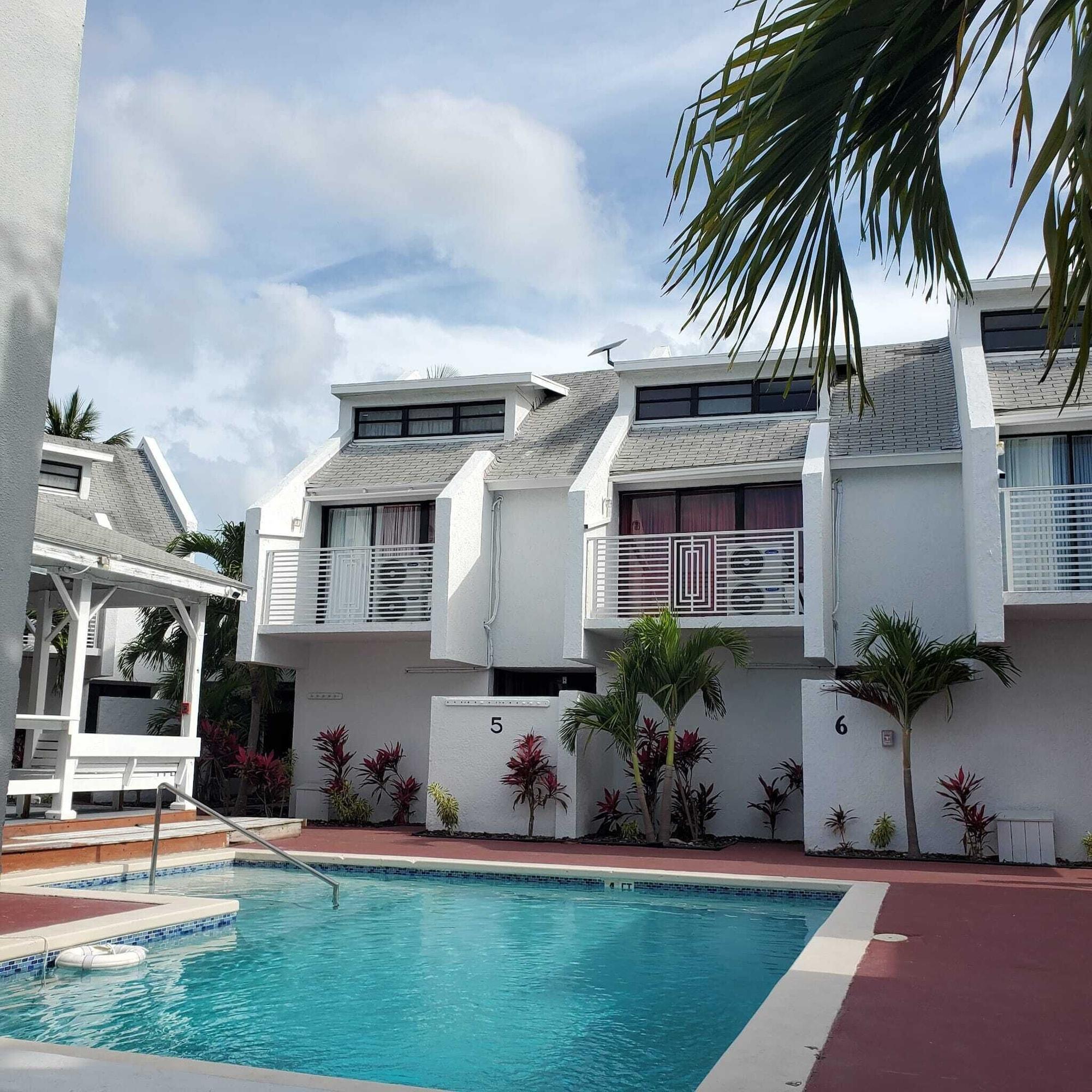 Vista Exterior The Island Garden Hotel