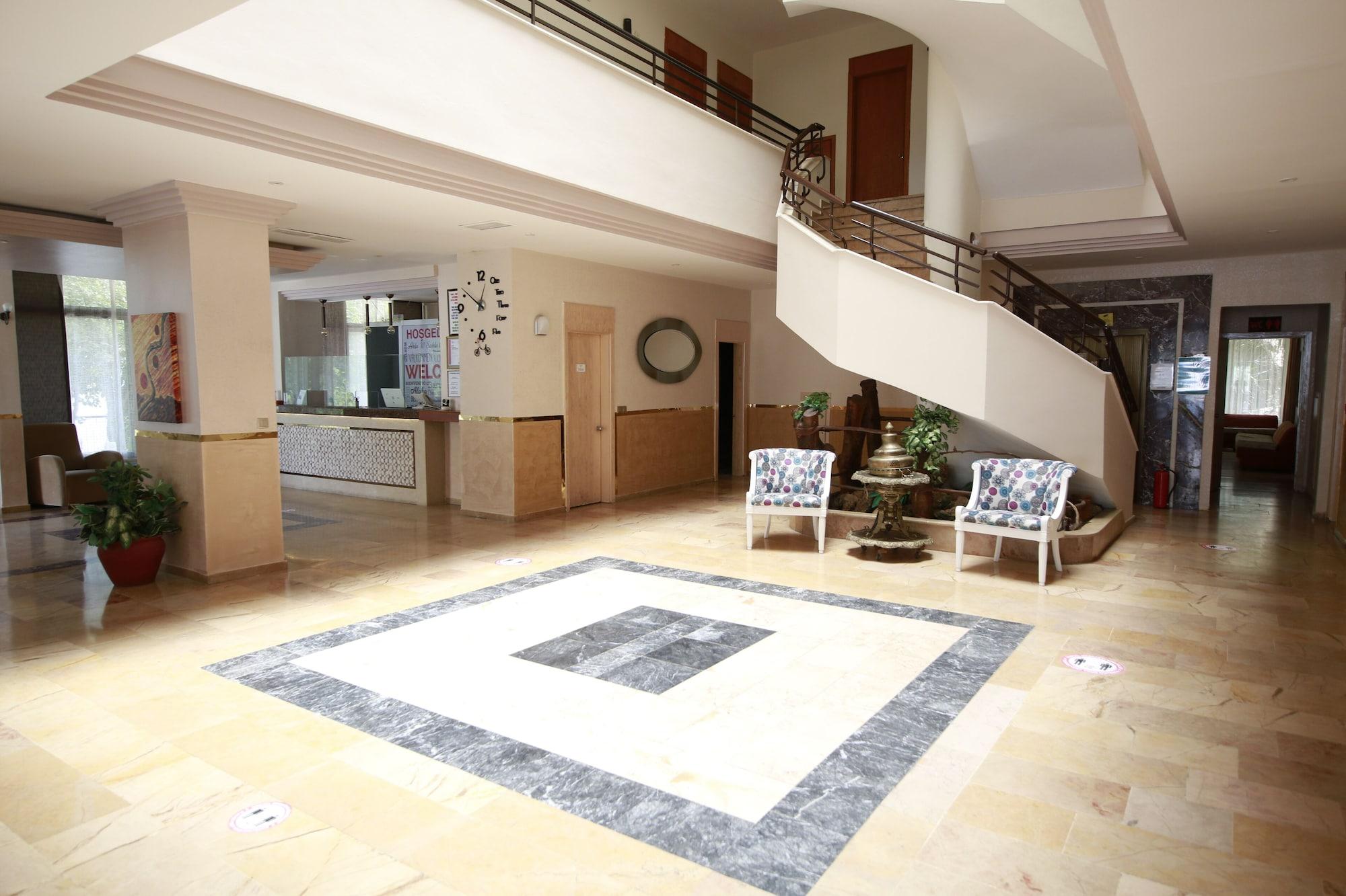 Vista Lobby Portofino Hotel