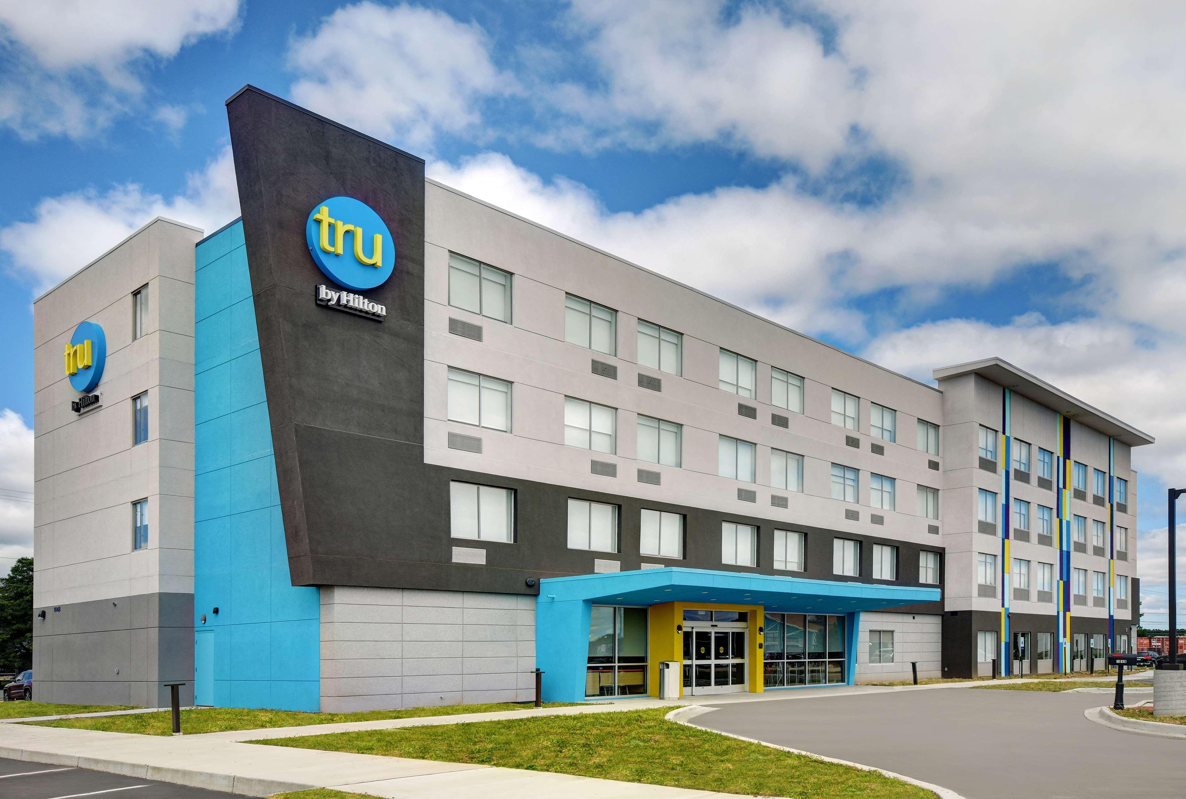 Vista Exterior Tru By Hilton Gaylord, MI