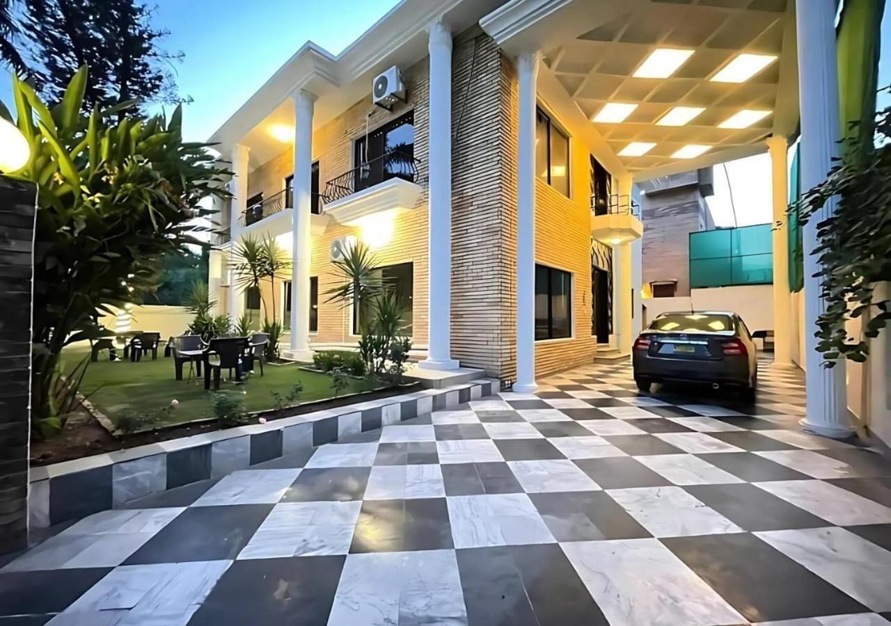 Varios Infinity Villa