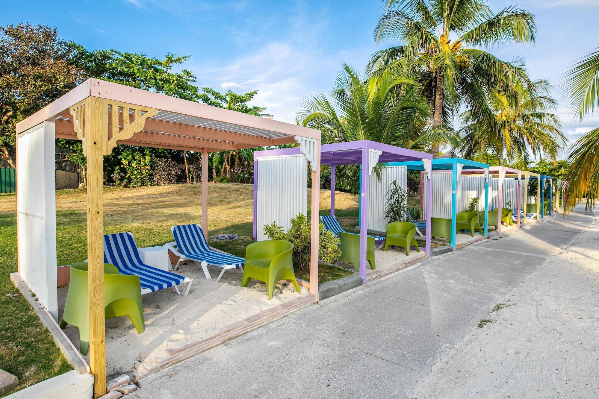 Vista Exterior Catalonia Montego Bay - All Inclusive