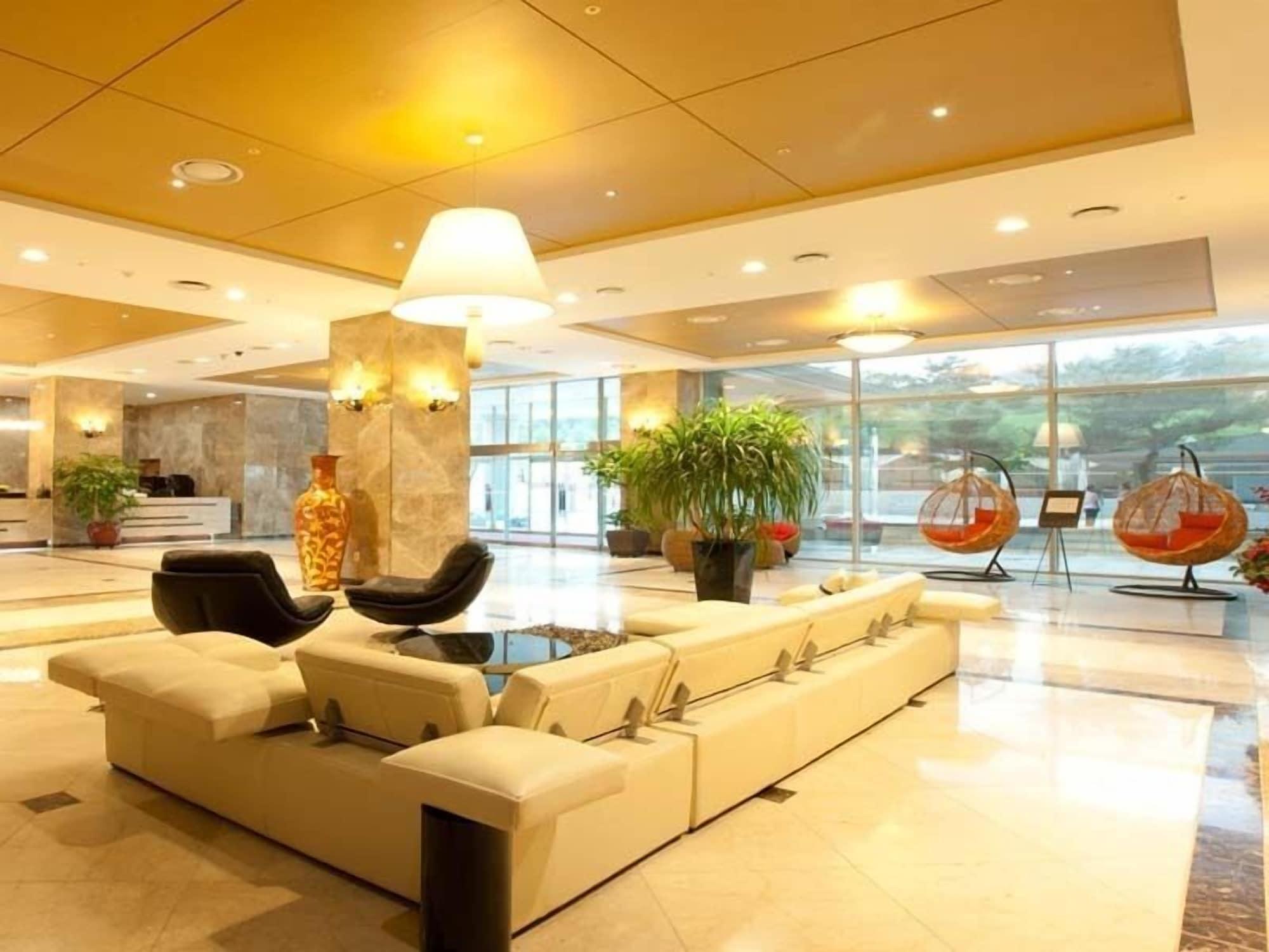 Vista Lobby Orient Hotel & Resort