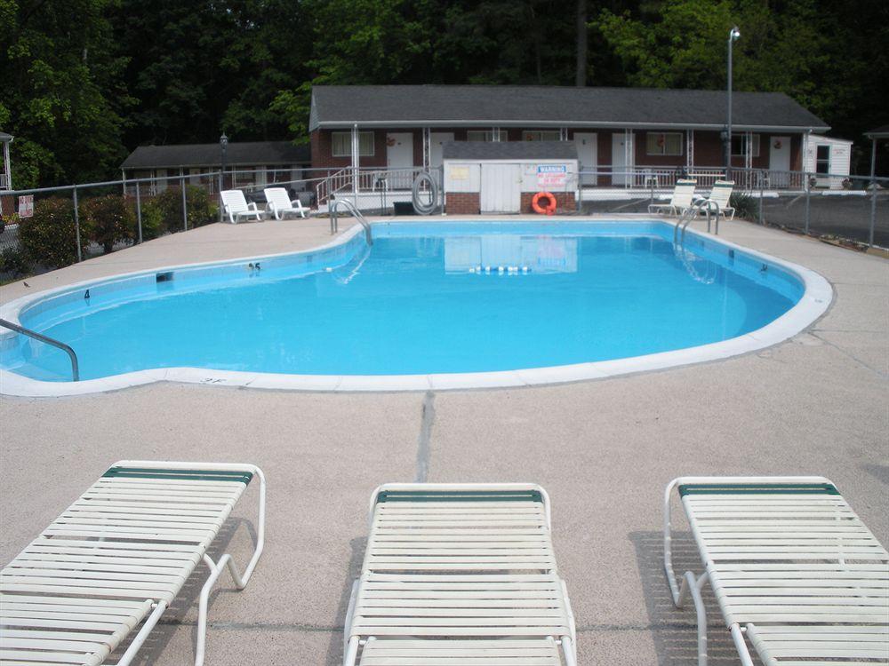 Vista Piscina Budget Inn