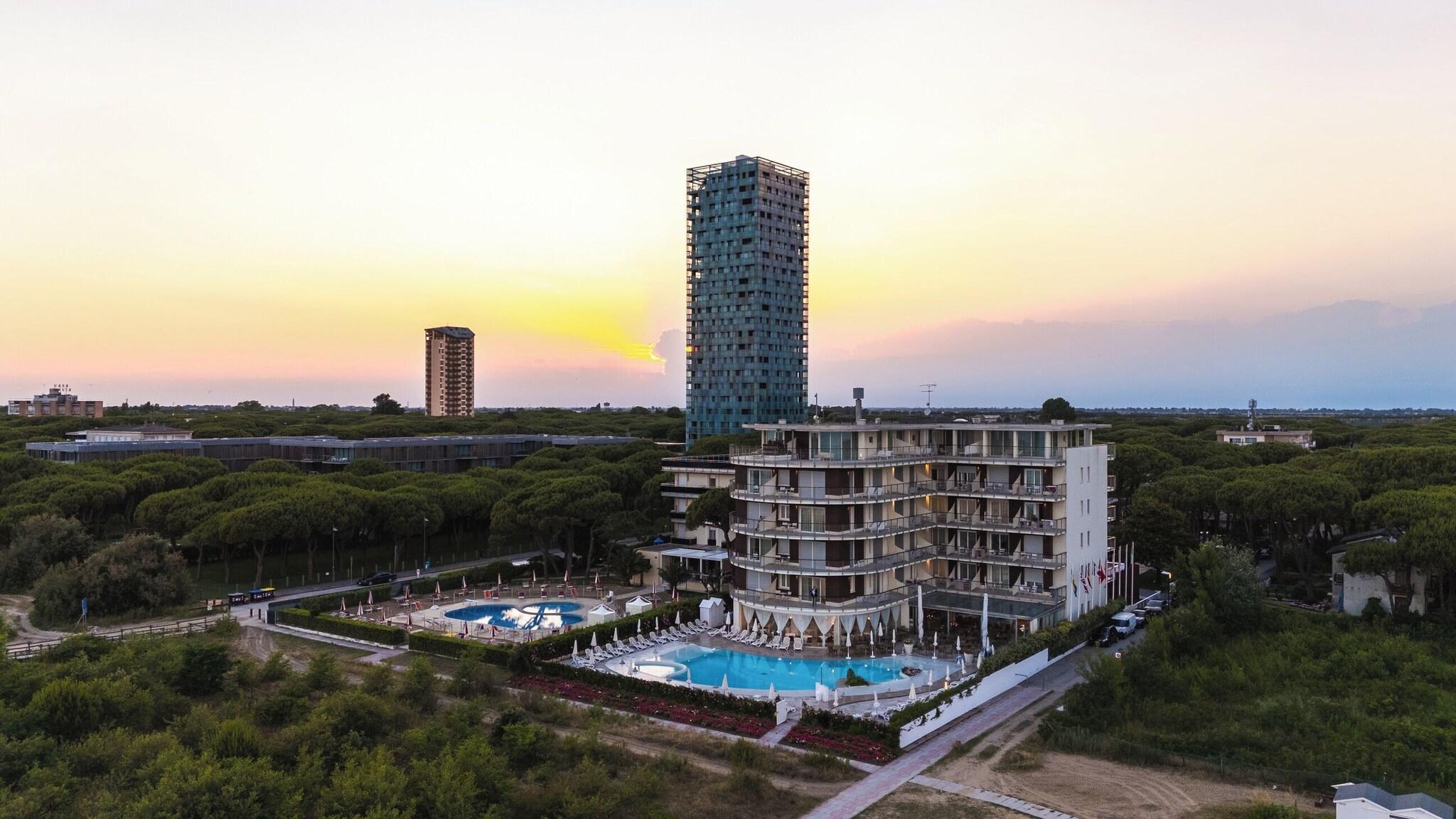 Vista Exterior Jesolopalace Hotel & Aparthotel