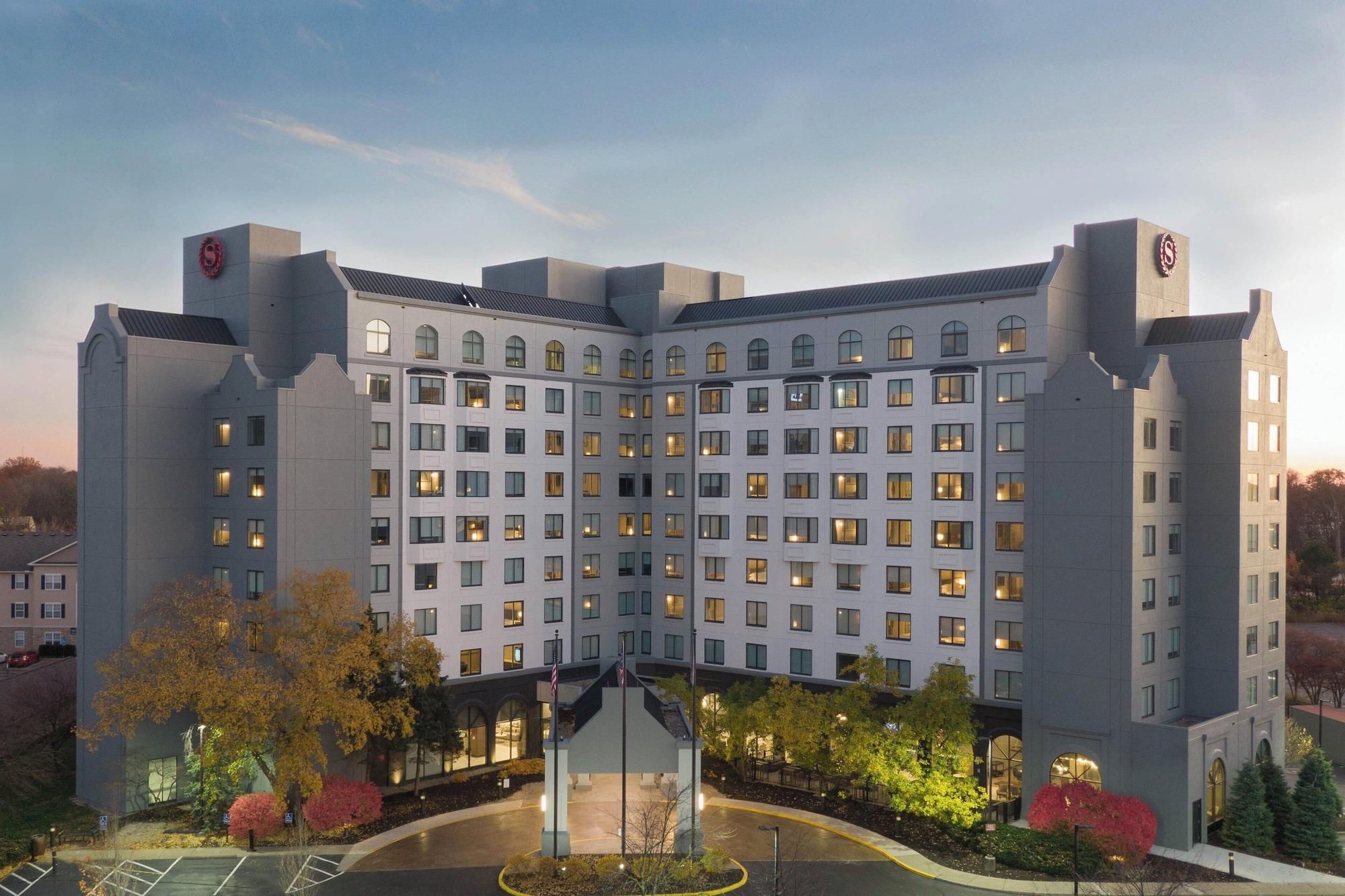 Vista Exterior Sheraton Suites Columbus Worthington