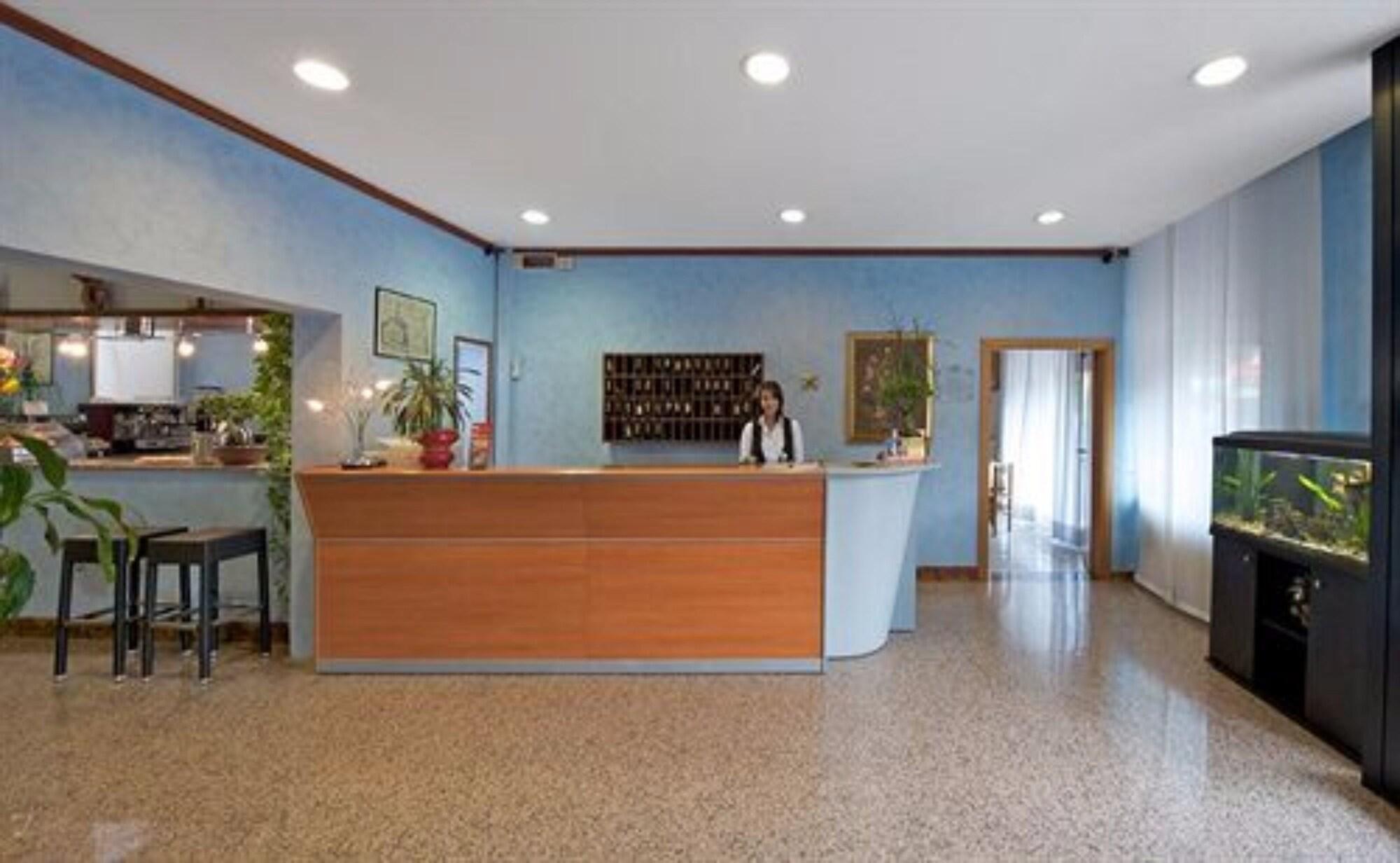 Vista Lobby Roma