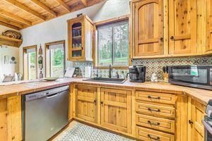 Alquiler Vacacional - Ruidoso Retreat w/ Hot Tub & Patio!