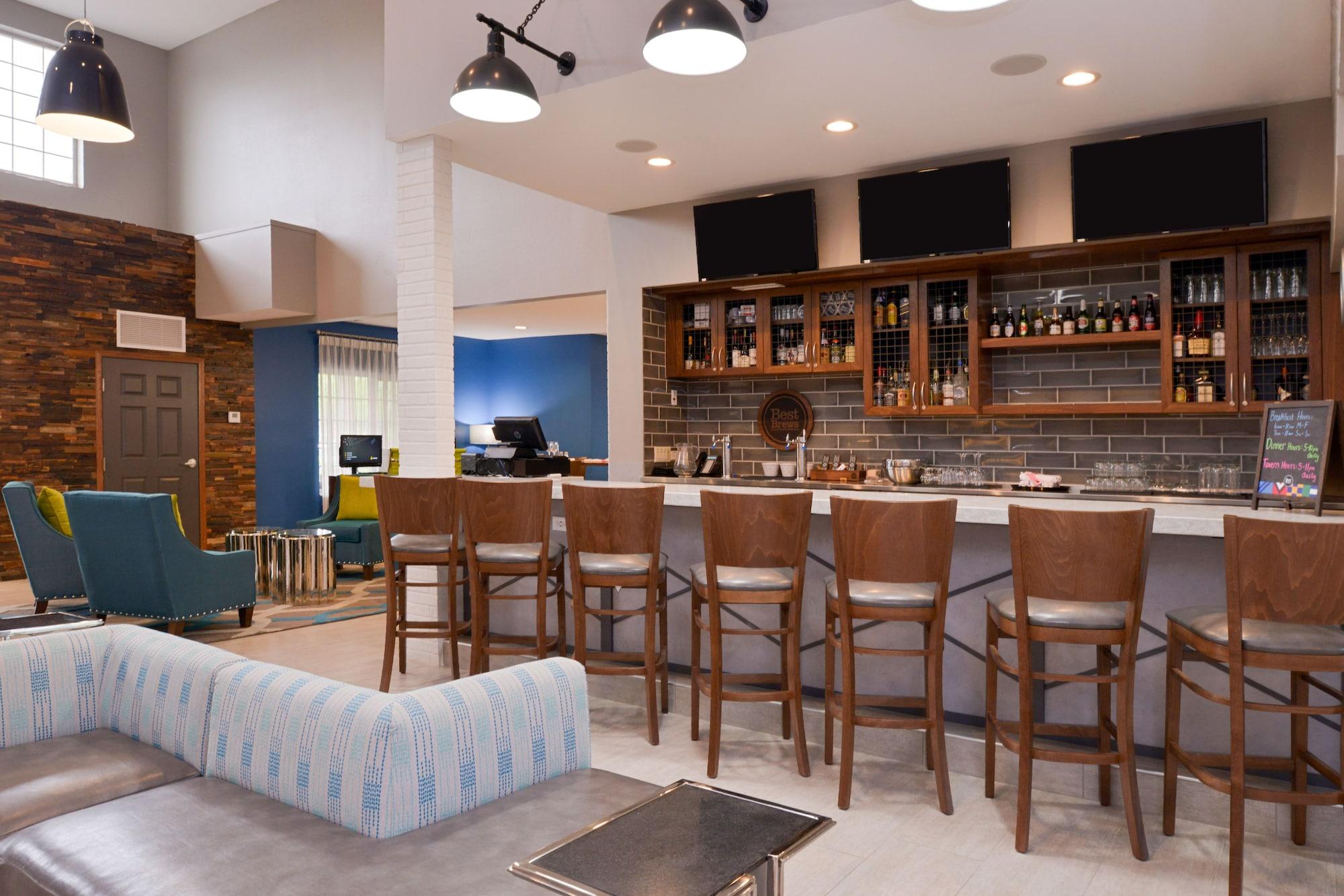 Bar/Salón Four Points by Sheraton Mt Prospect O'Hare