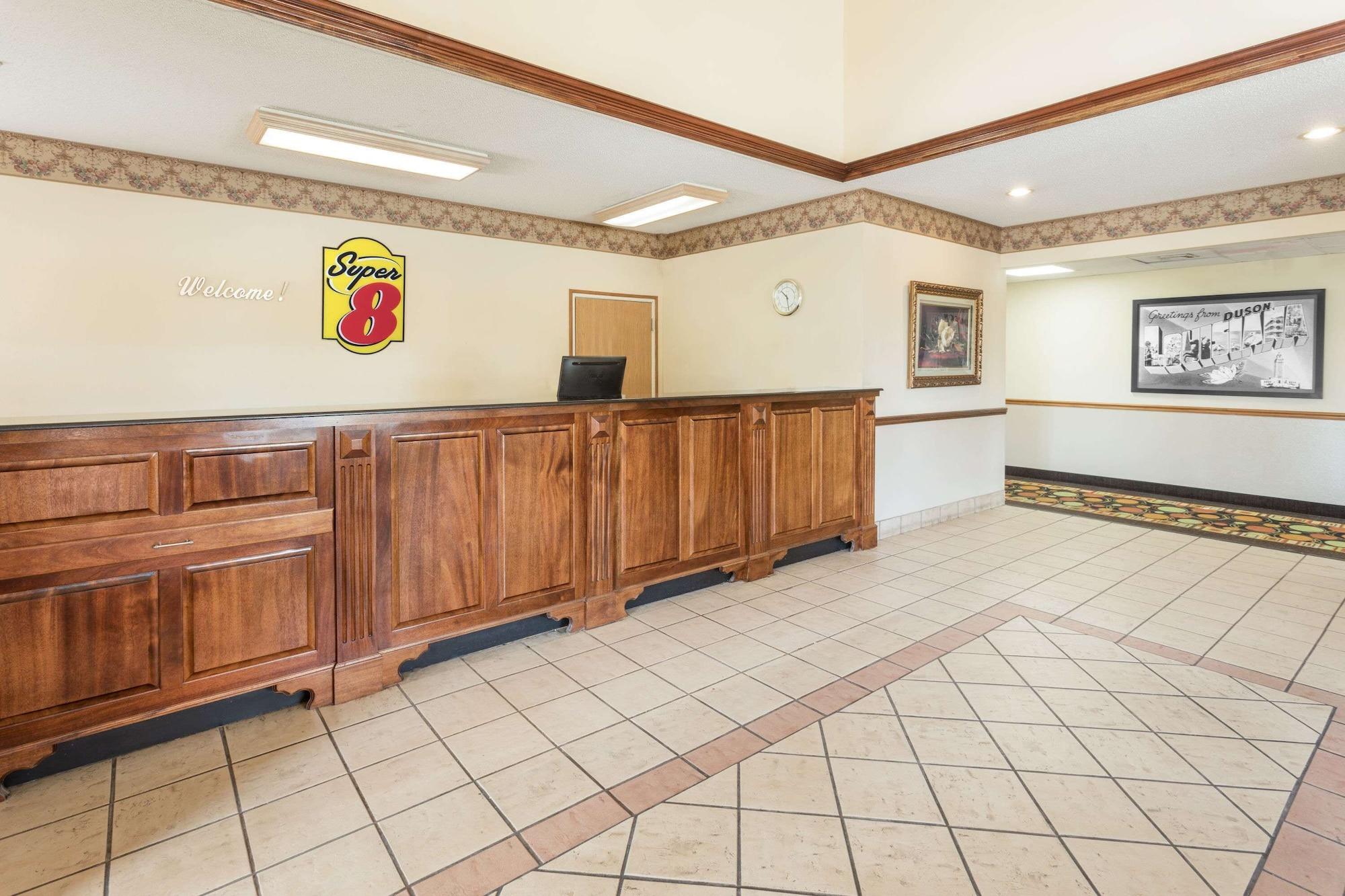 Vista Lobby Super 8 by Wyndham Duson Lafayette West Area