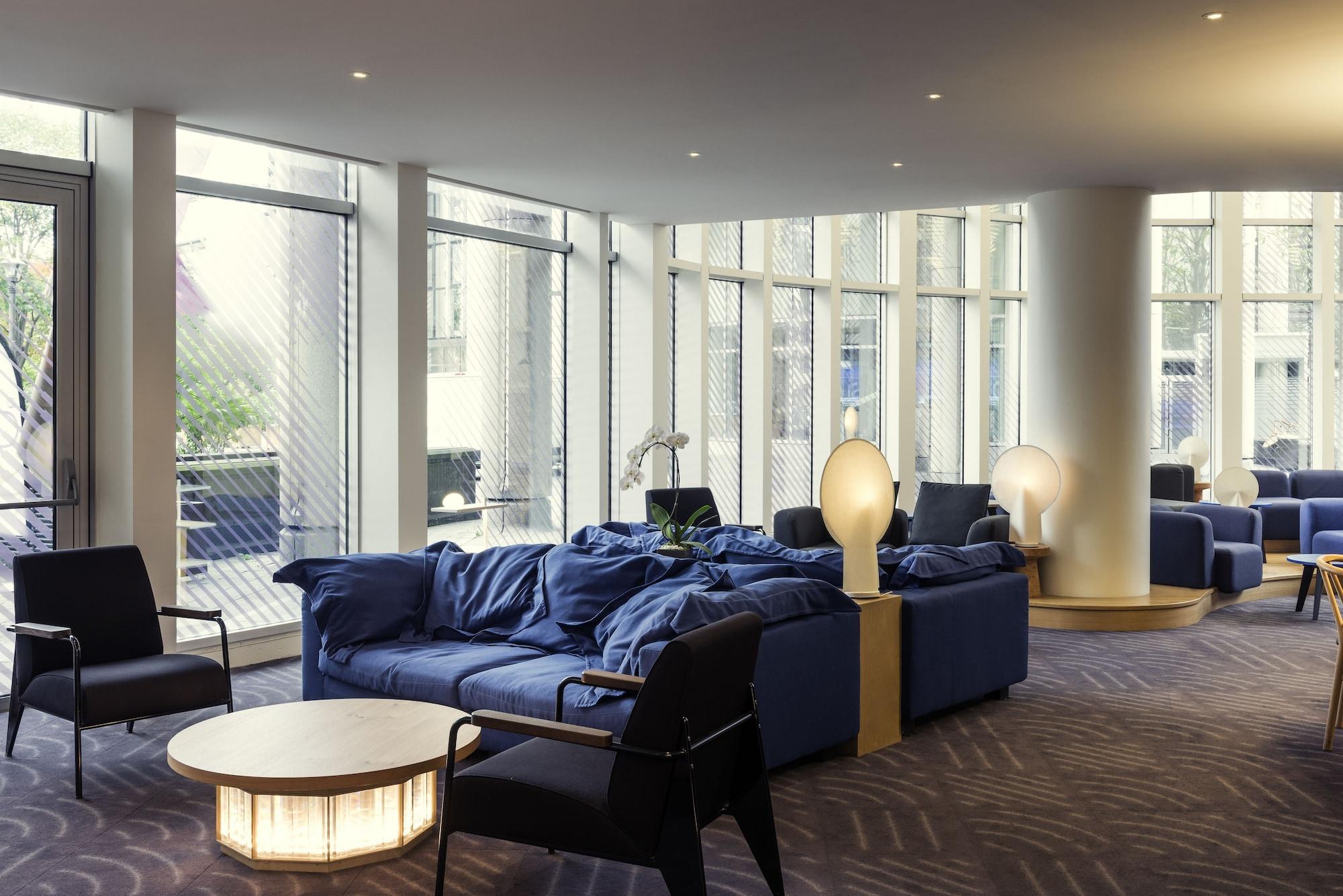 Vista Lobby Mercure Paris Boulogne