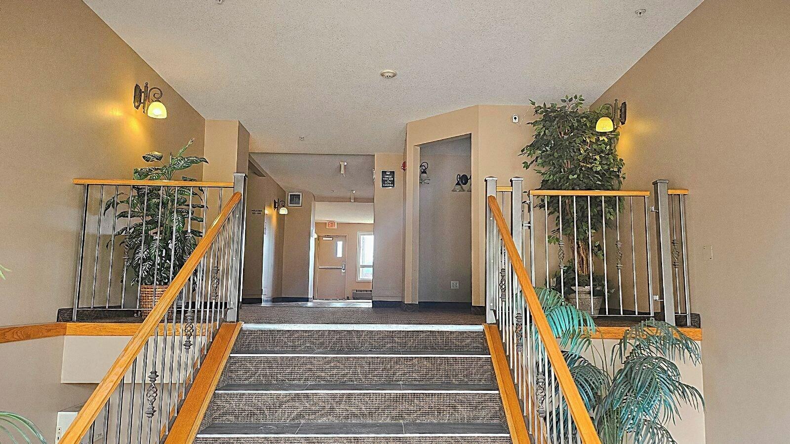 Vista Lobby Misty Mountain Inn and Suites