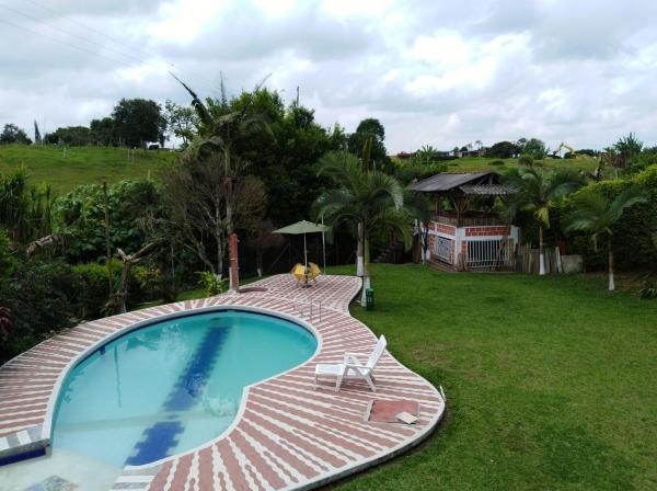 Vista Piscina hospedaje avitor caryenda