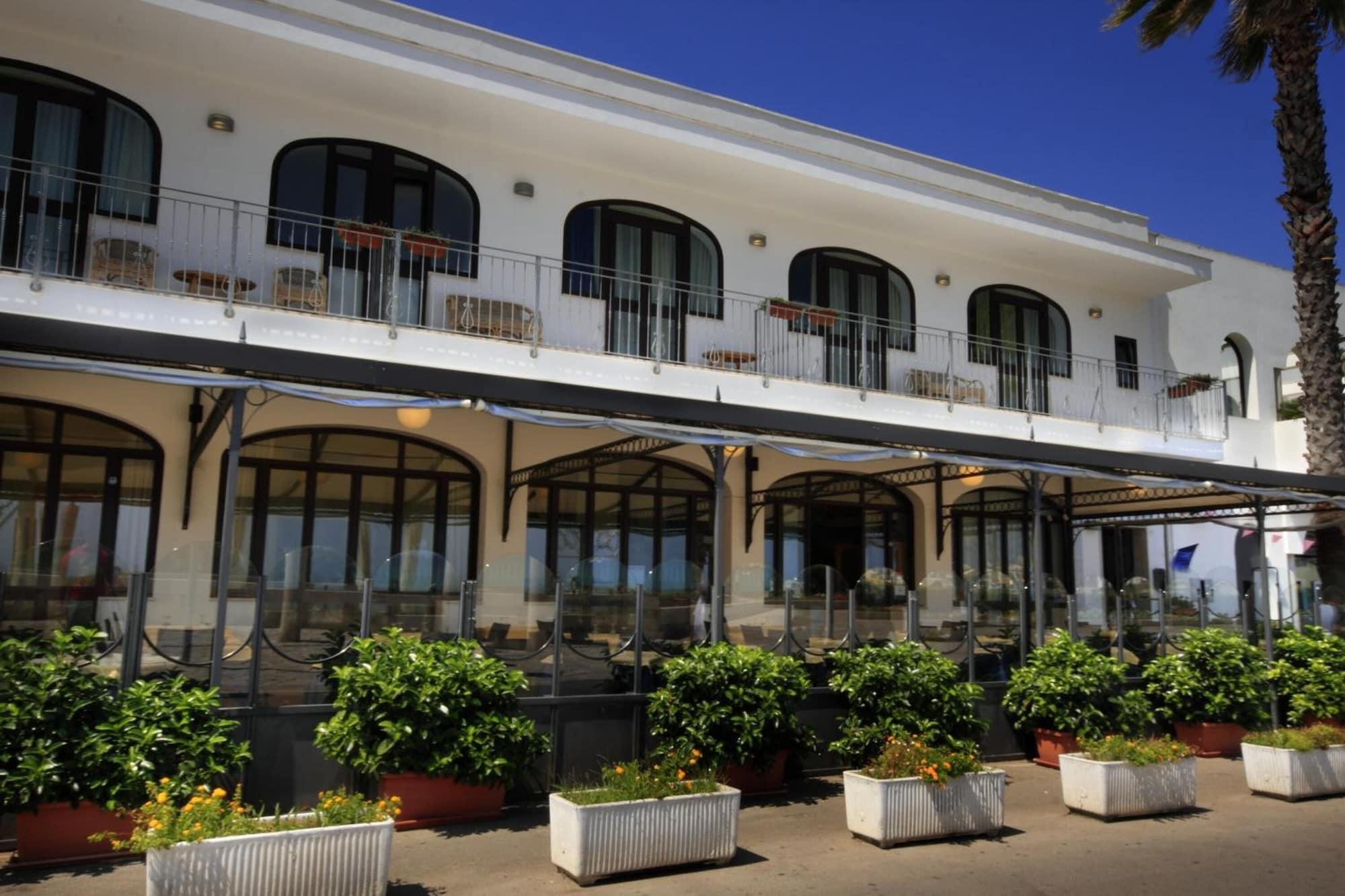 Vista Exterior Hotel Profumo di Mare