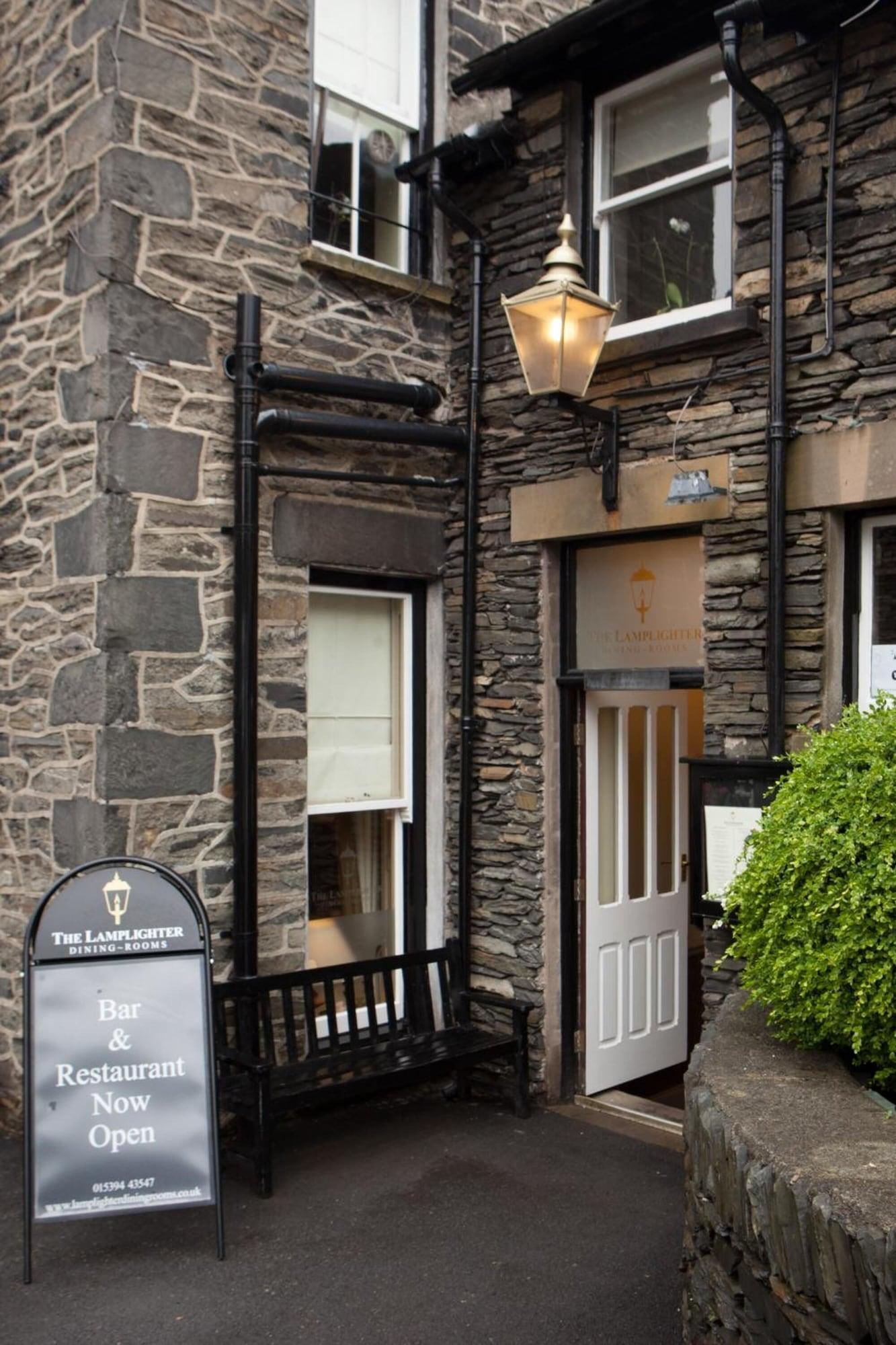 Vista Exterior The Lamplighter Dining- Rooms