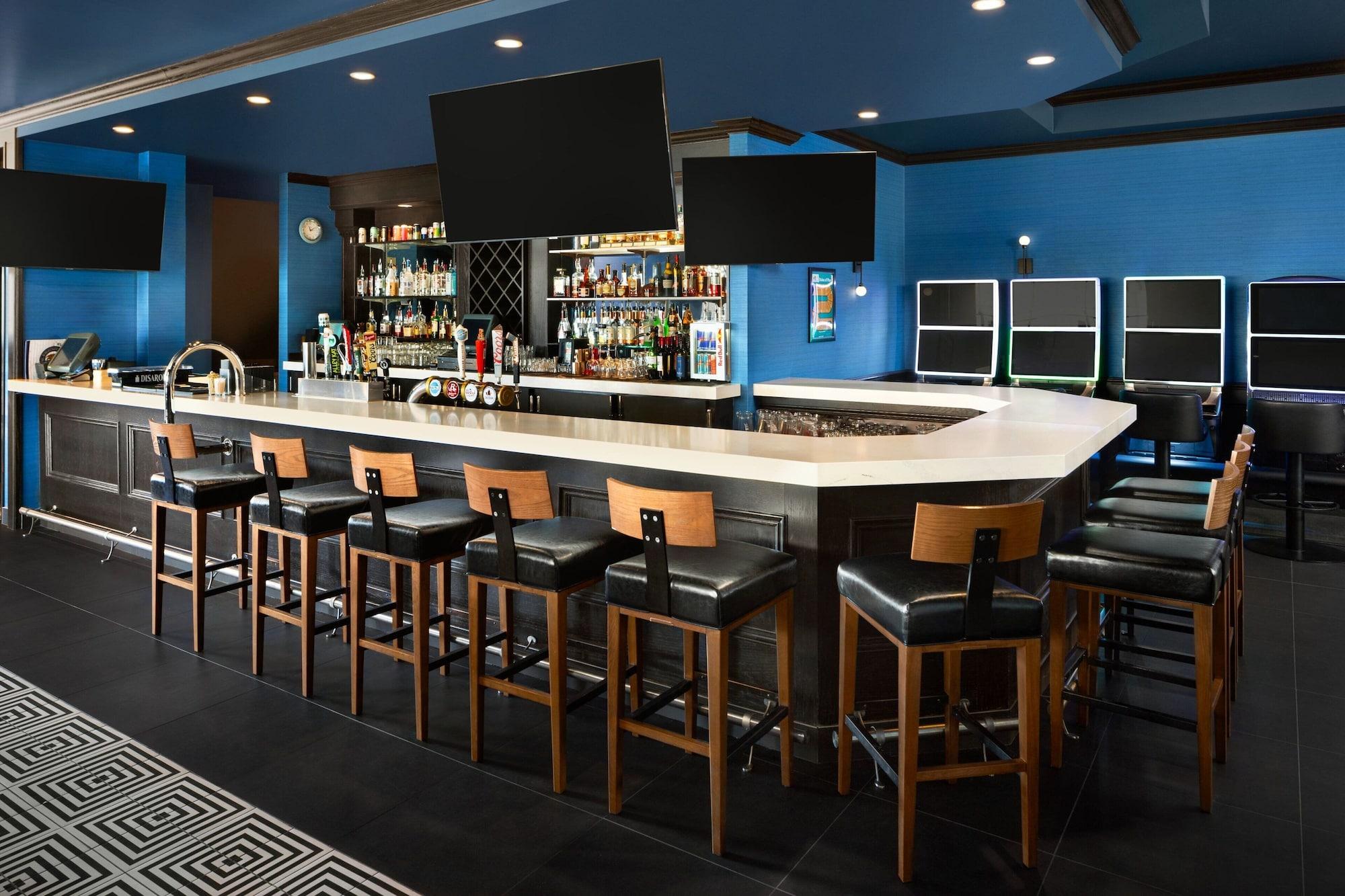 Restaurant Four Points by Sheraton Edmonton South