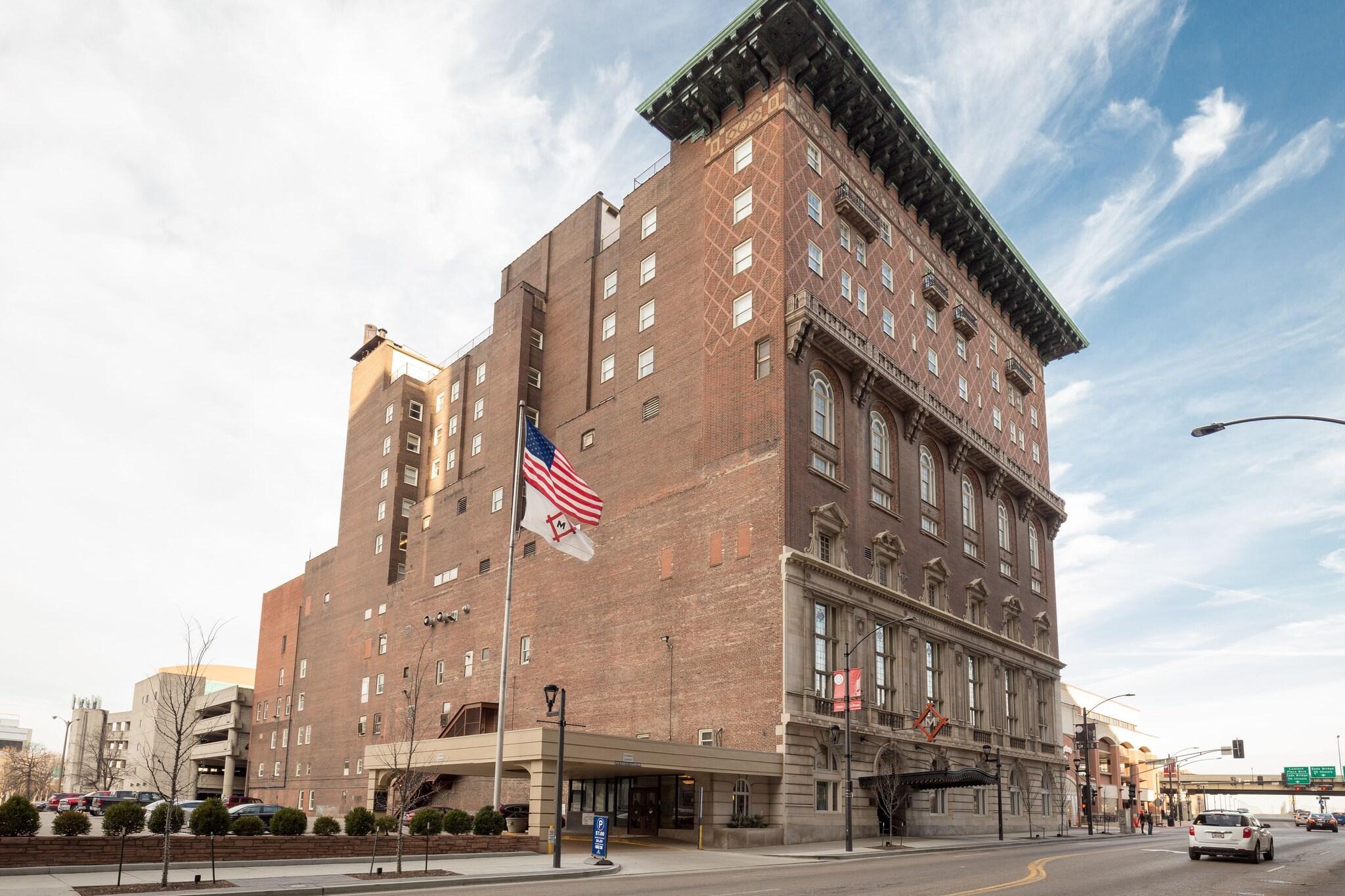 Vista Exterior Missouri Athletic Club