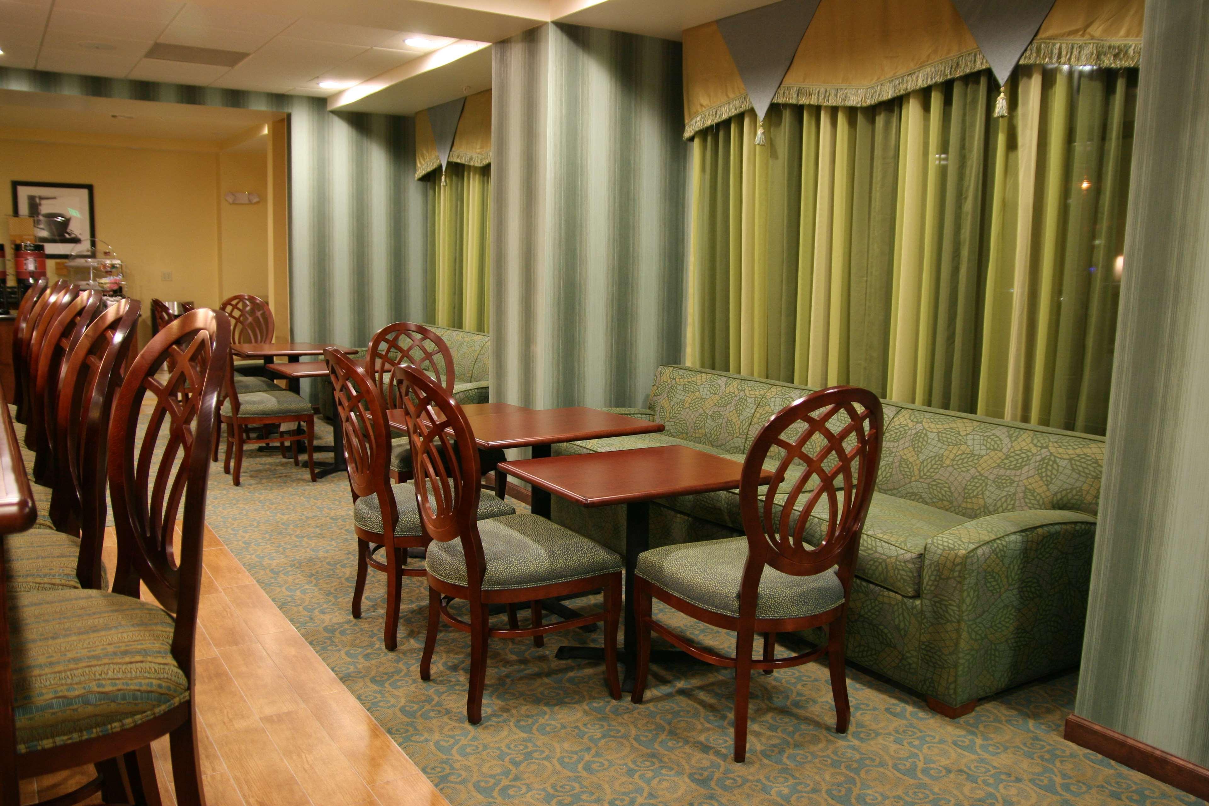 Vista Exterior Hampton Inn Brentwood