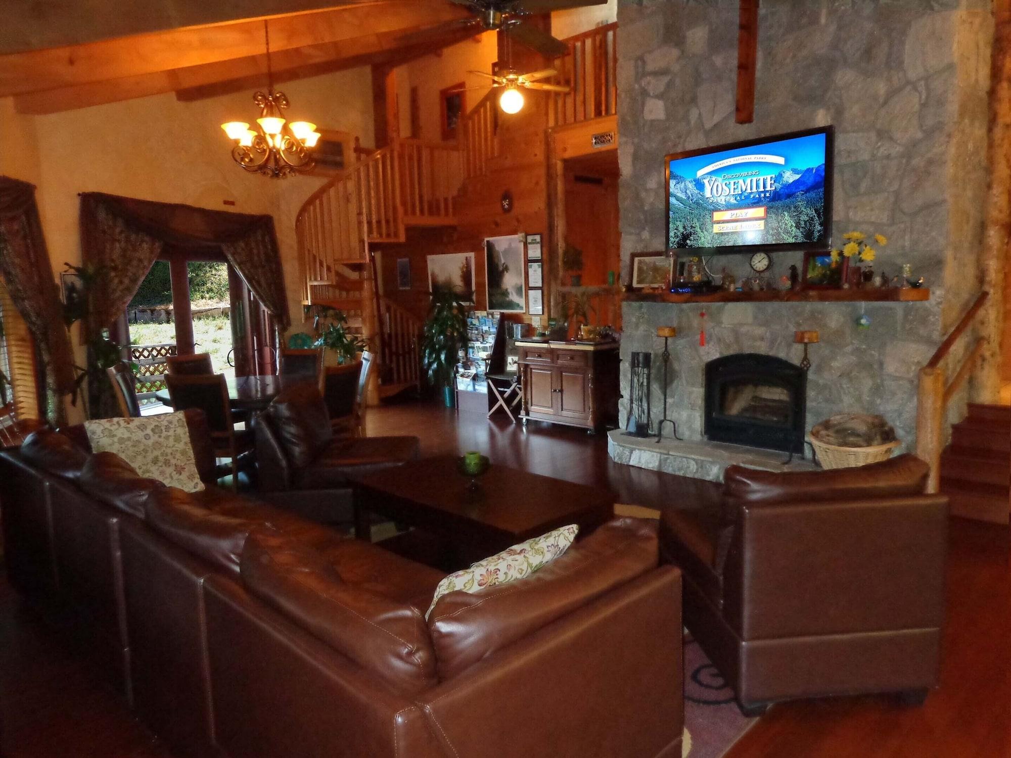 Vista Lobby Evergreen Haus